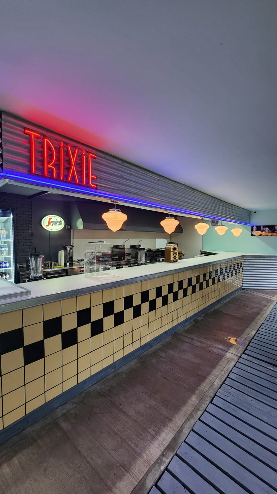 Restaurant Aquasol — Oficiais