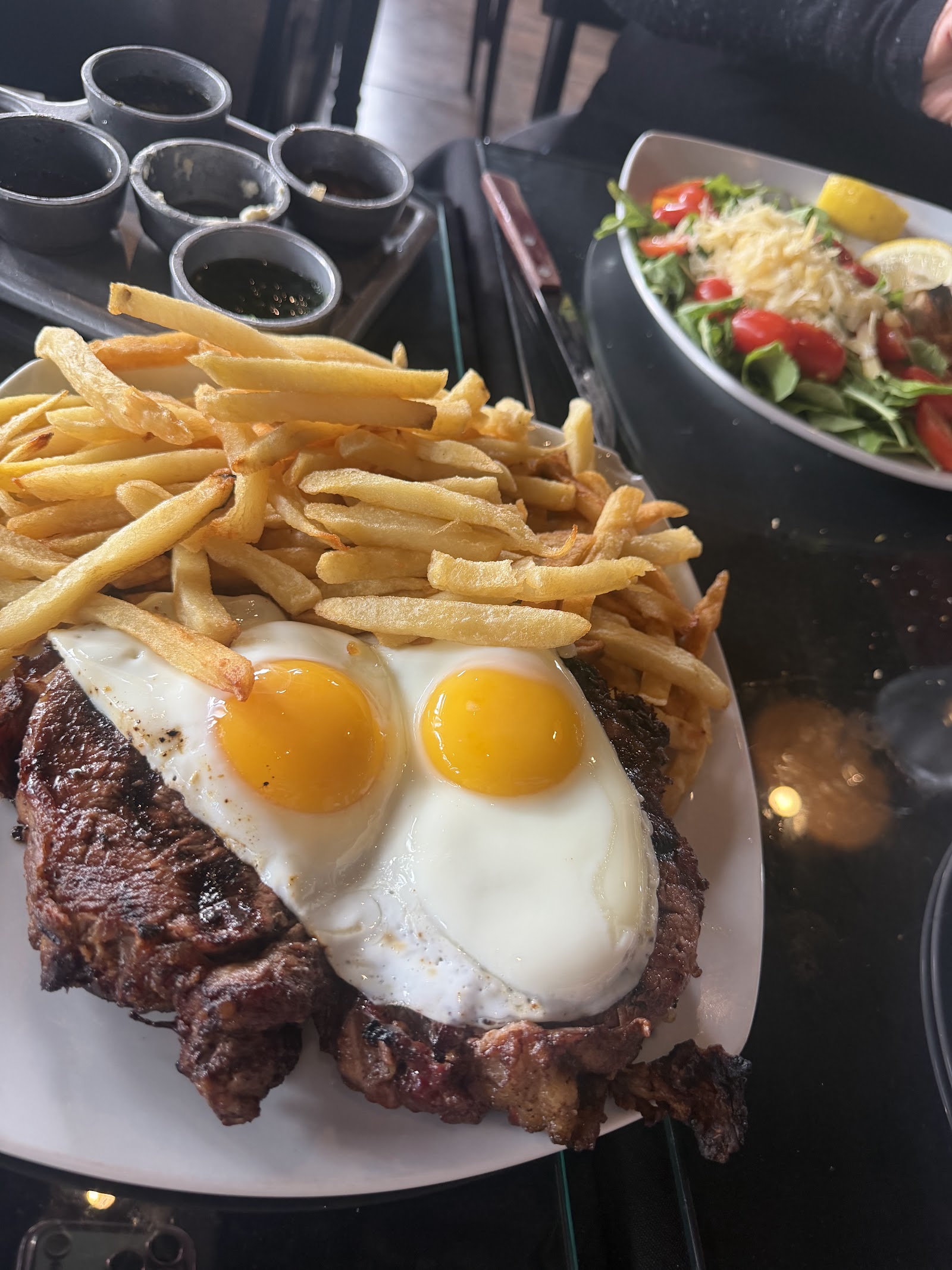Restaurant del Lago — Oficiais