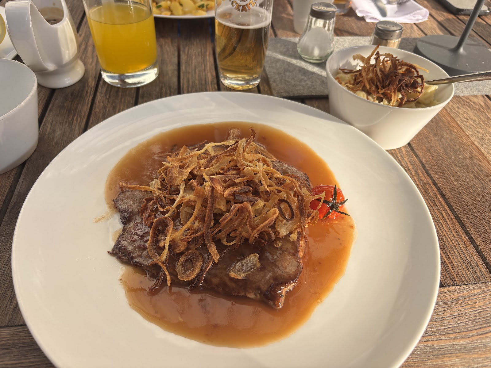 Restaurant Scheidegger Hof — Oficiais