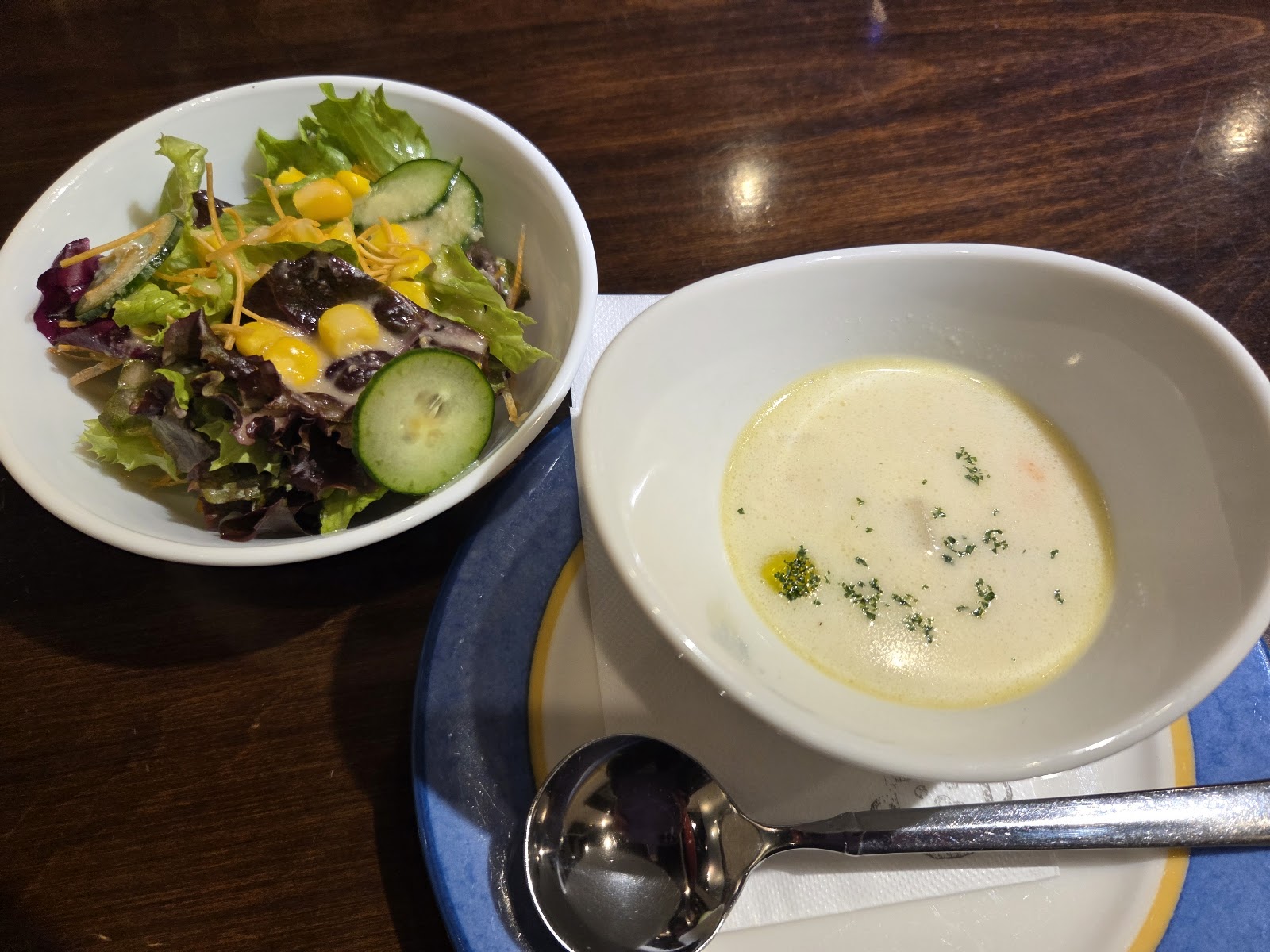 Restaurant Umito — Oficiais