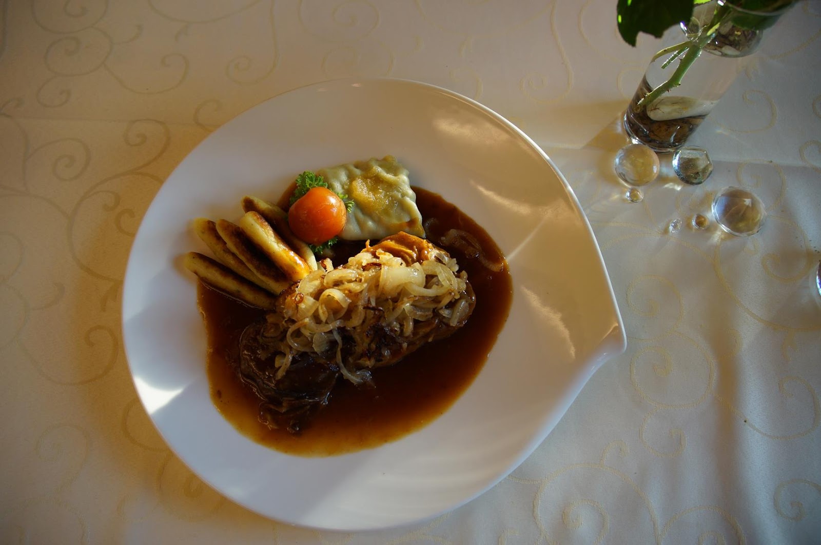 Restaurant zum Ochsen — Oficiais