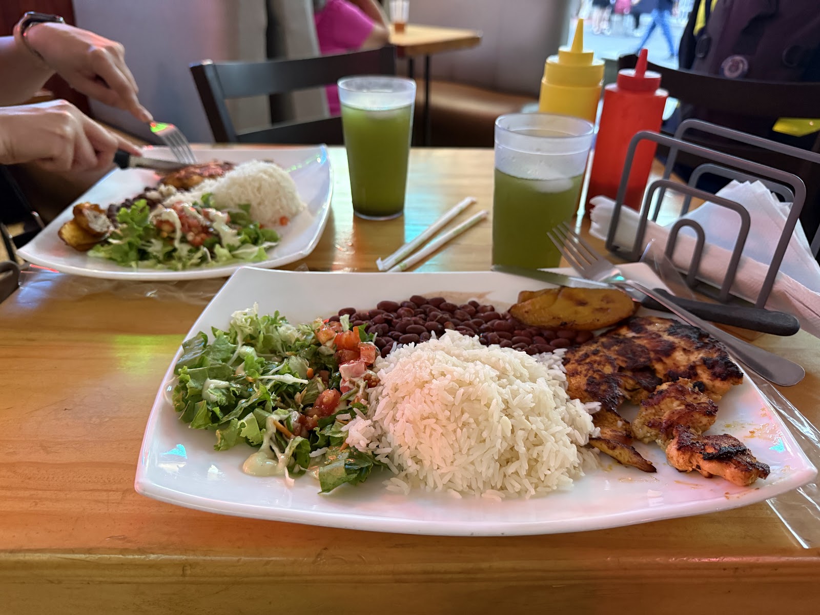 Restaurante del Parque — Oficiais