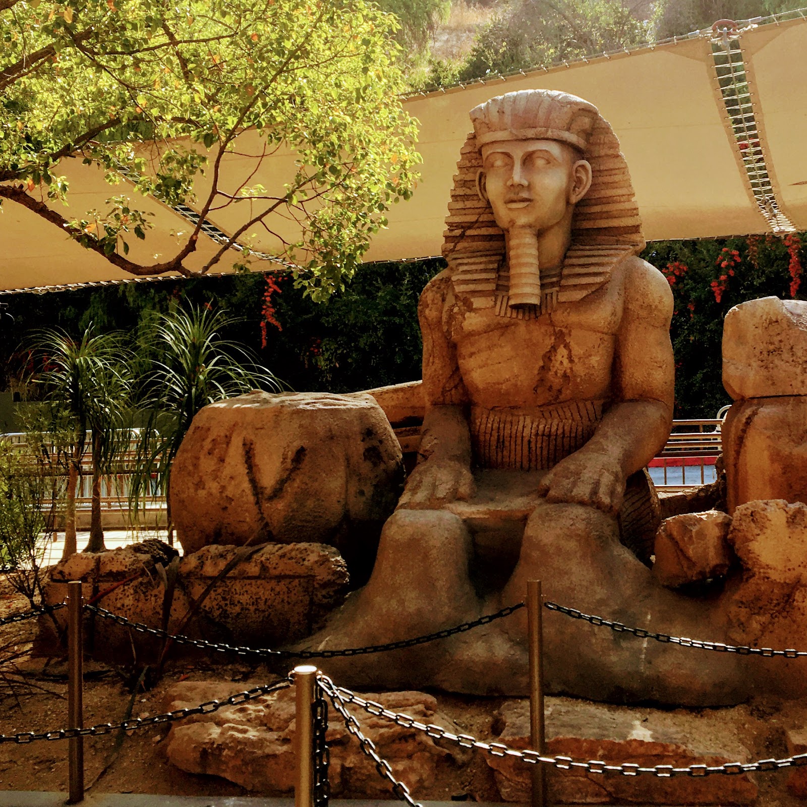 Revenge of the Mummy—The Ride — Oficiais