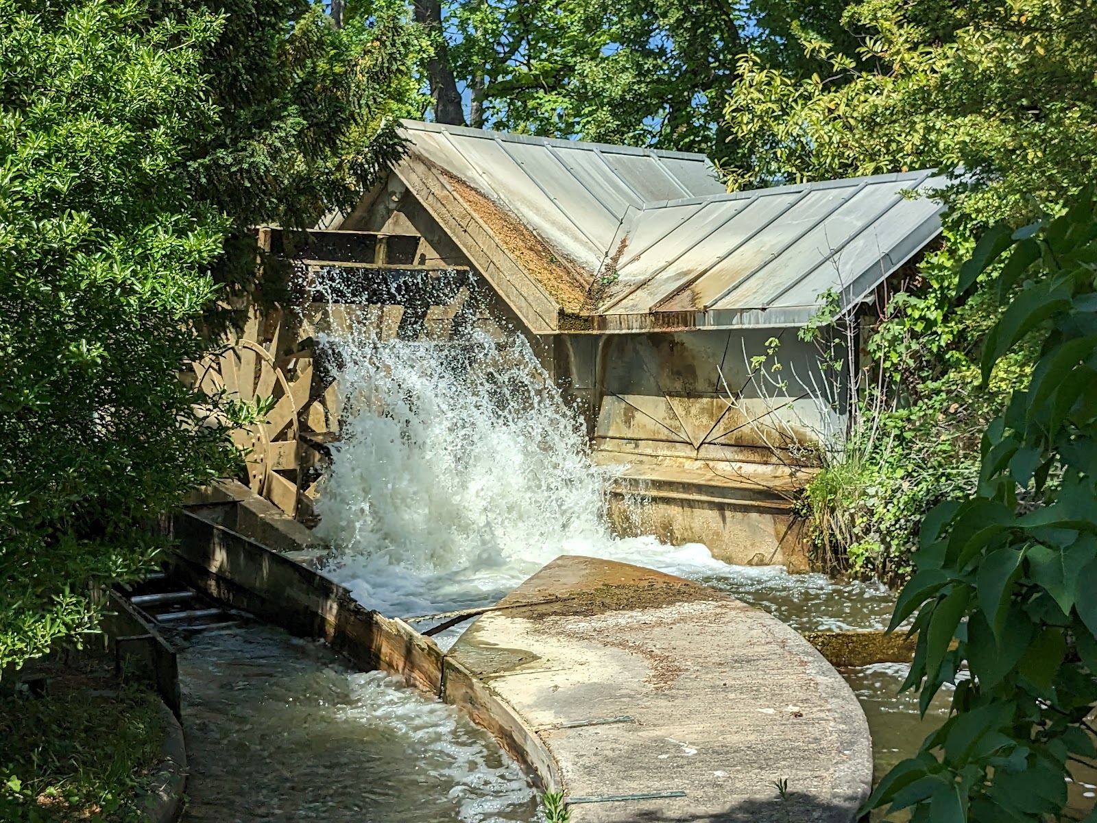 Rivières Enchantées — Oficiais