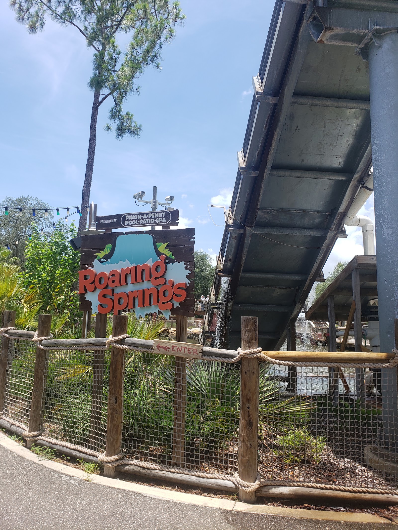 Roaring Springs — Oficiais