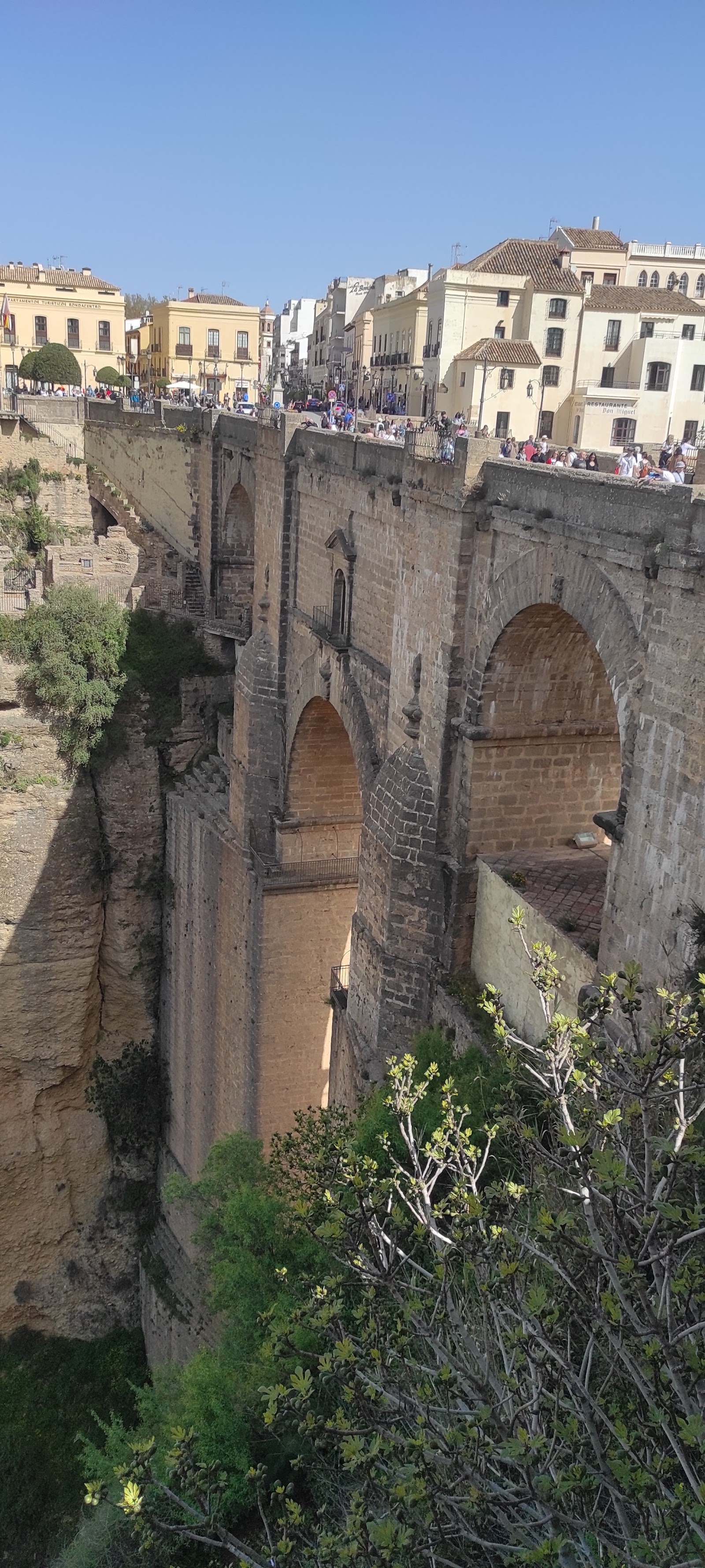 Ronda — Oficiais