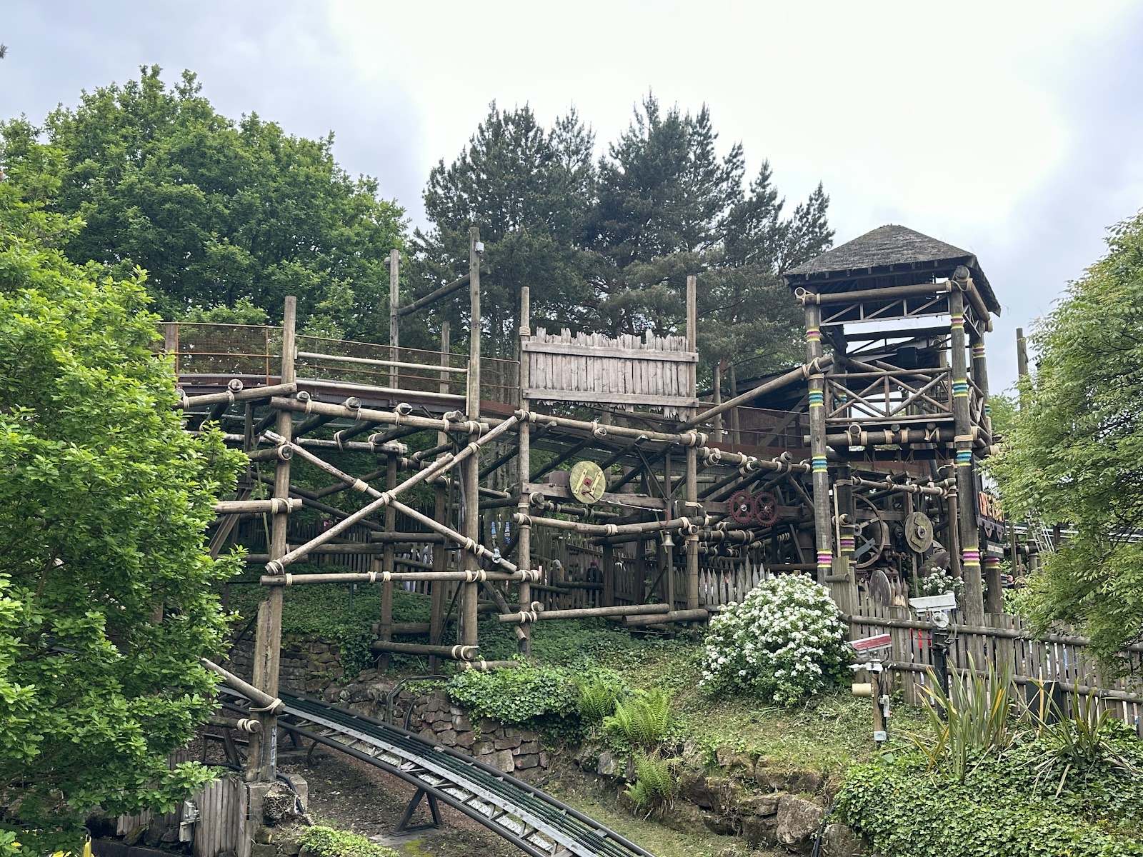 Runaway Mine Train — Oficiais