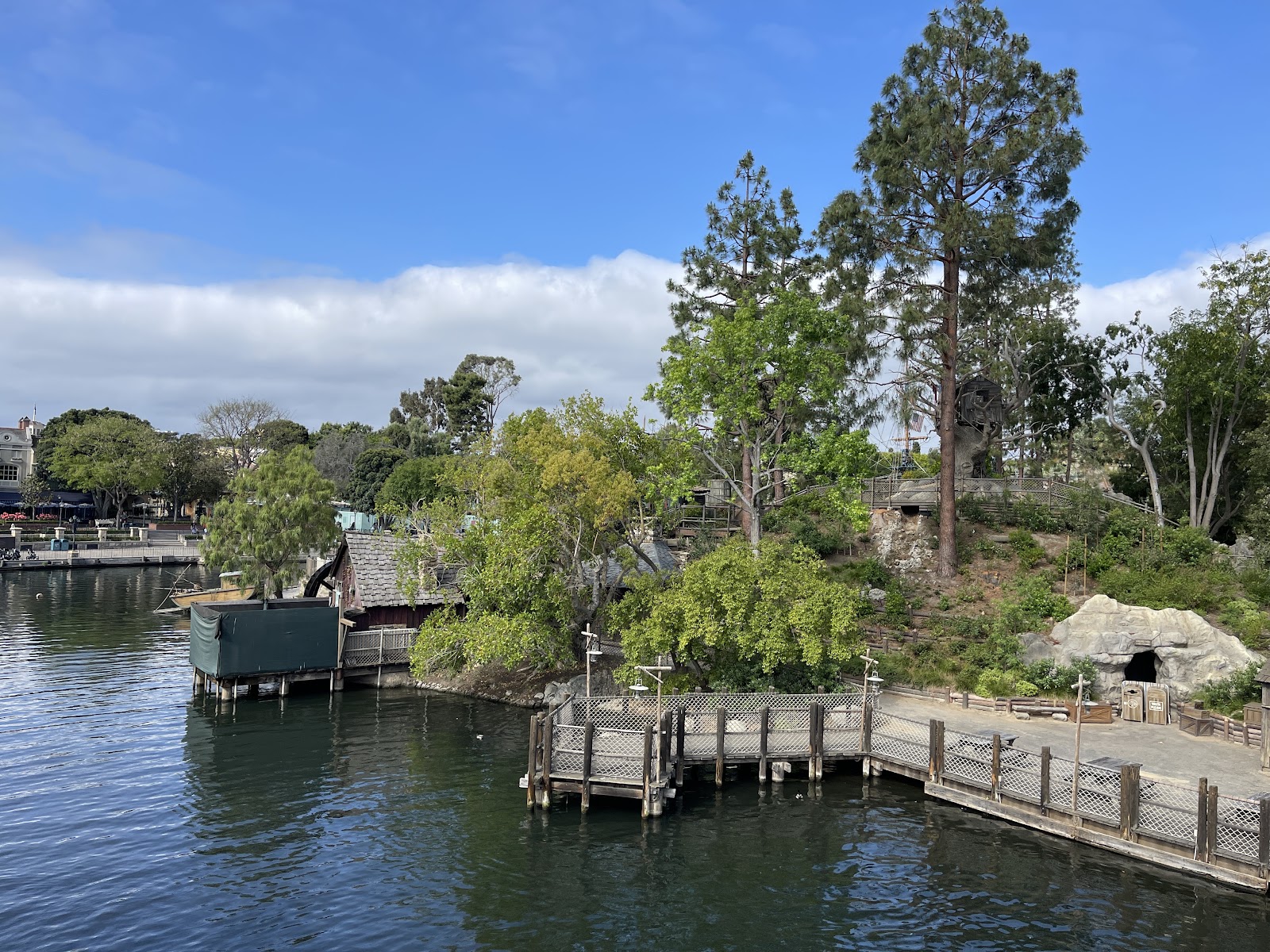 Sailing Ship Columbia — Oficiais