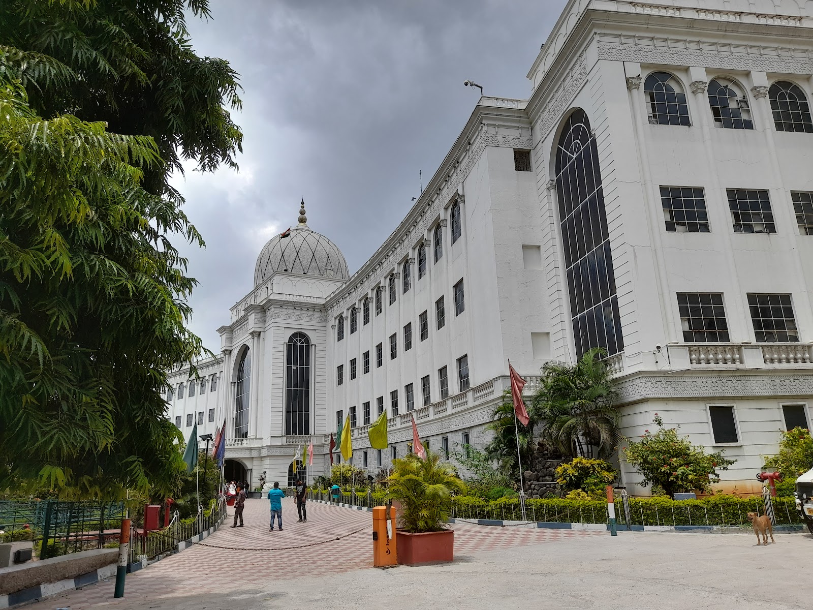 Salar Jung Museum — Oficiais