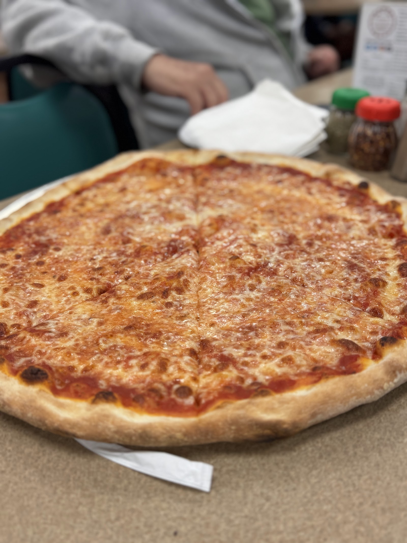 Sam's Pizza Palace — Oficiais
