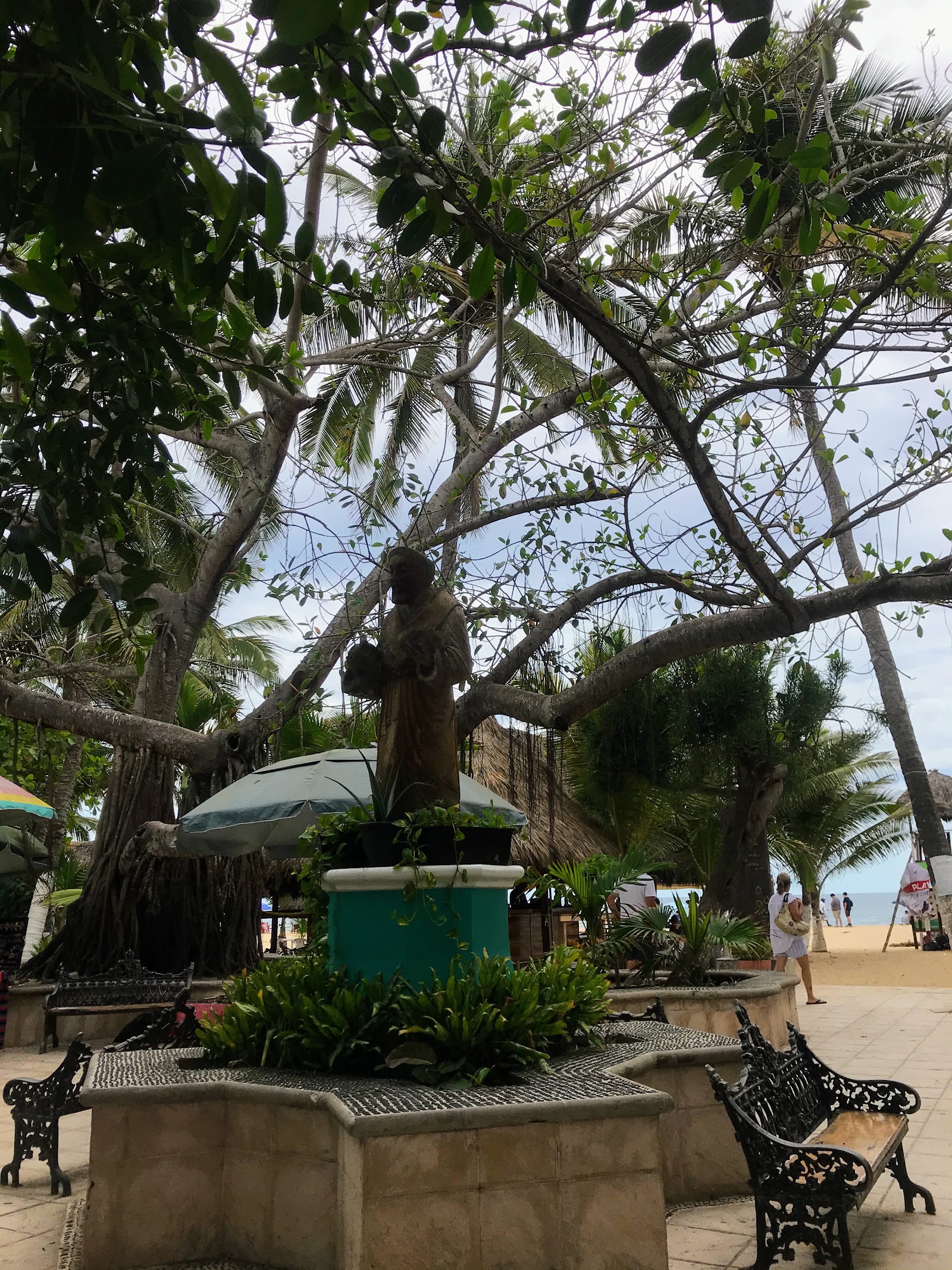 San Pancho — Oficiais