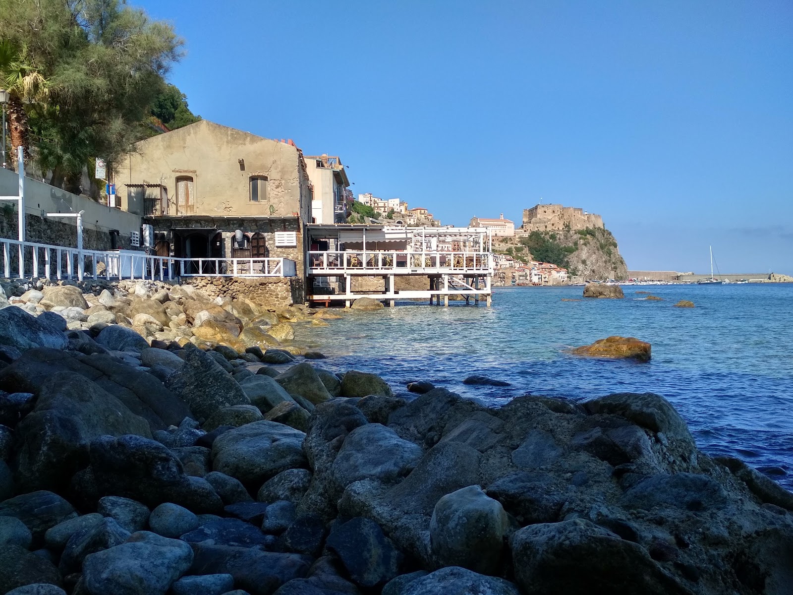 Scilla — Oficiais