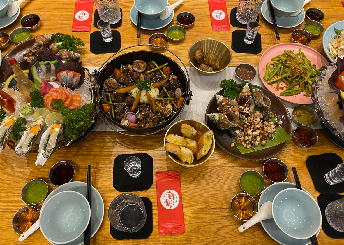Seaview Restaurant — Oficiais