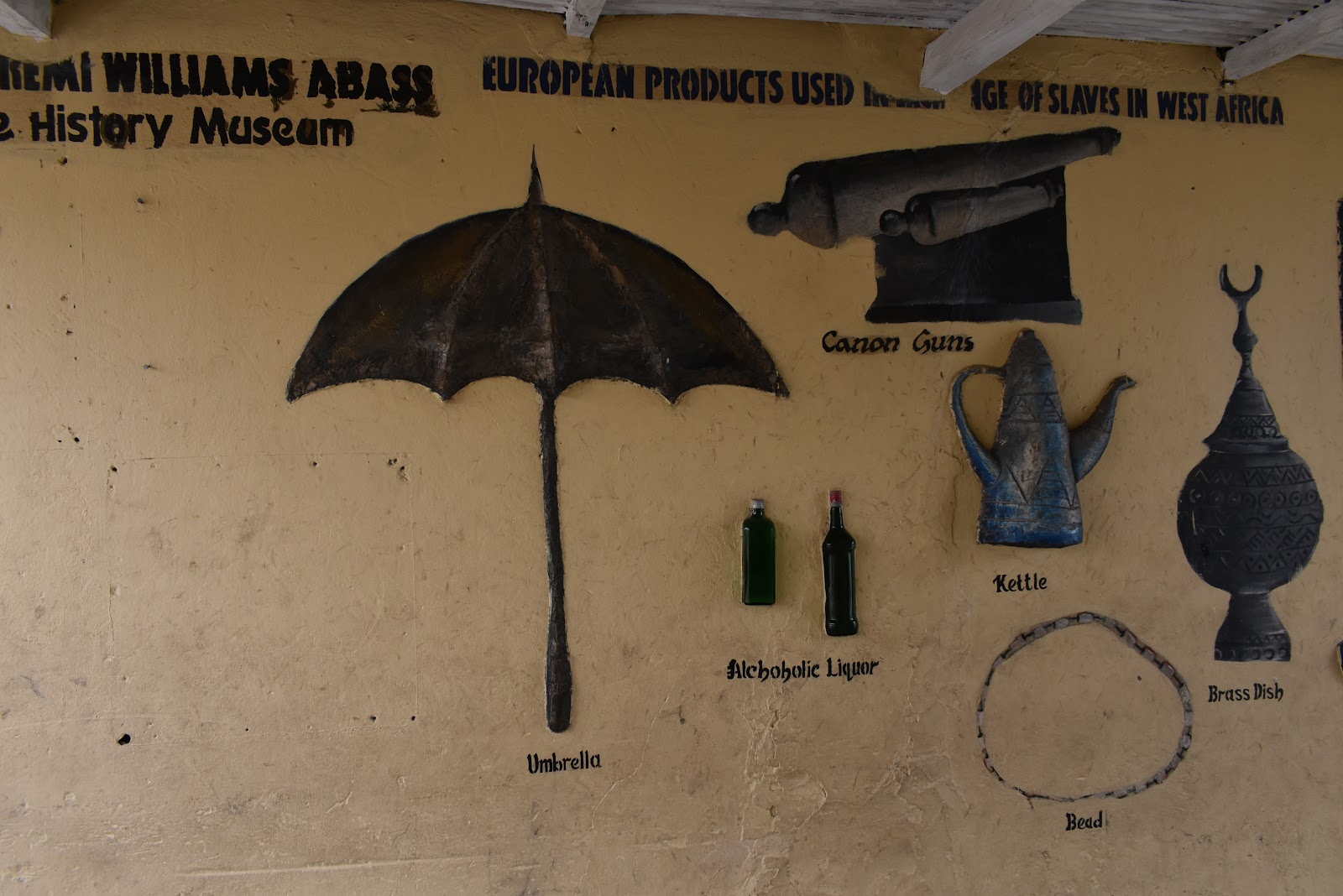 Seriki William Abass Slave Museum — Oficiais