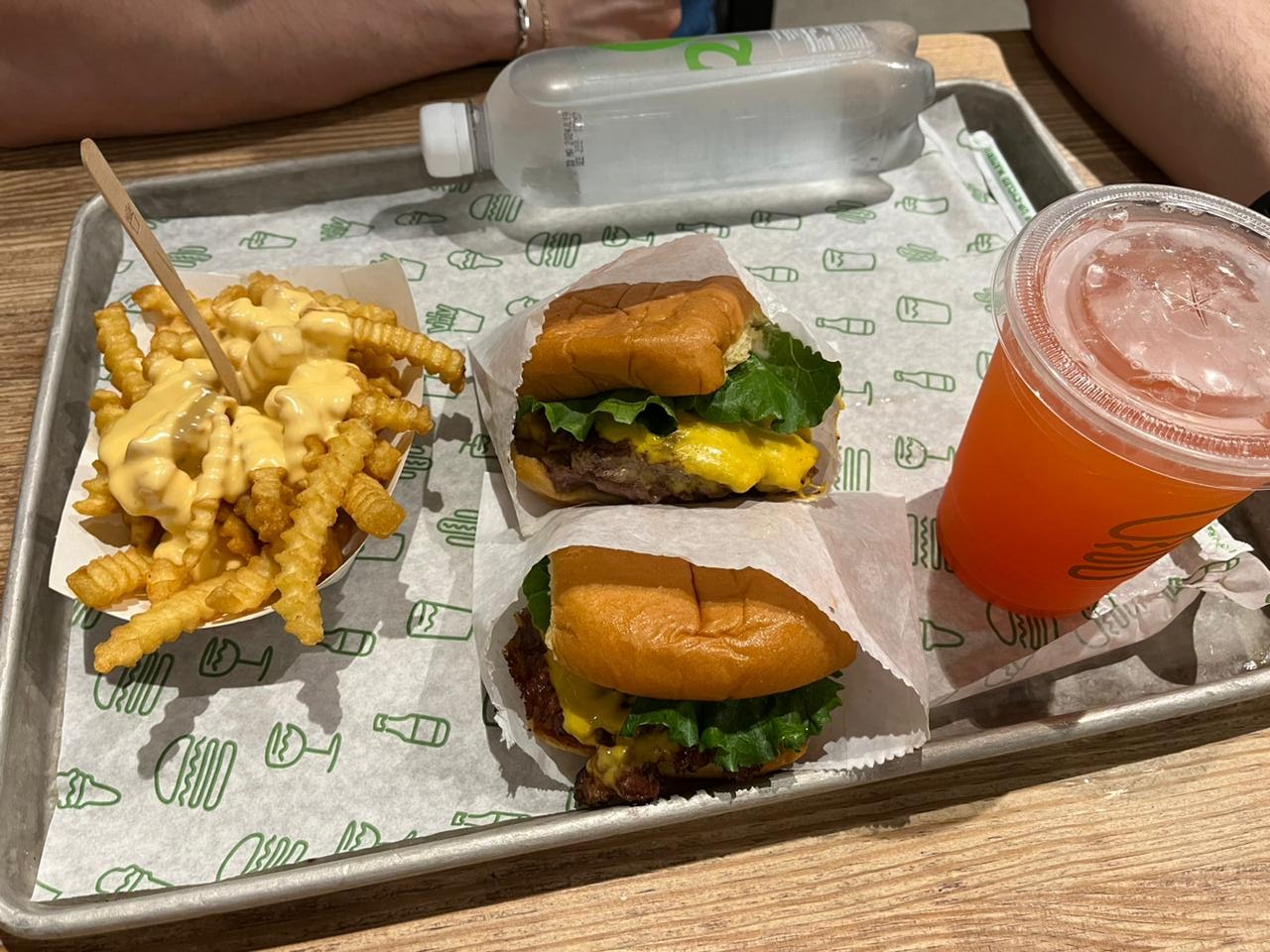 Shake Shack — Oficiais