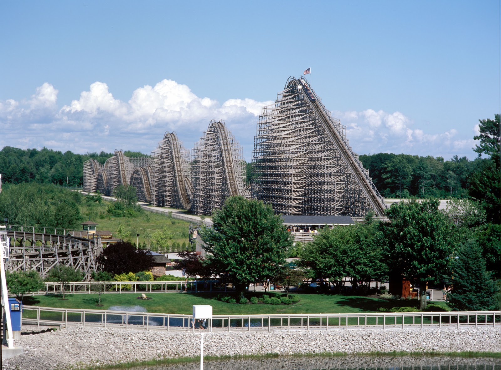 Shivering Timbers — Oficiais
