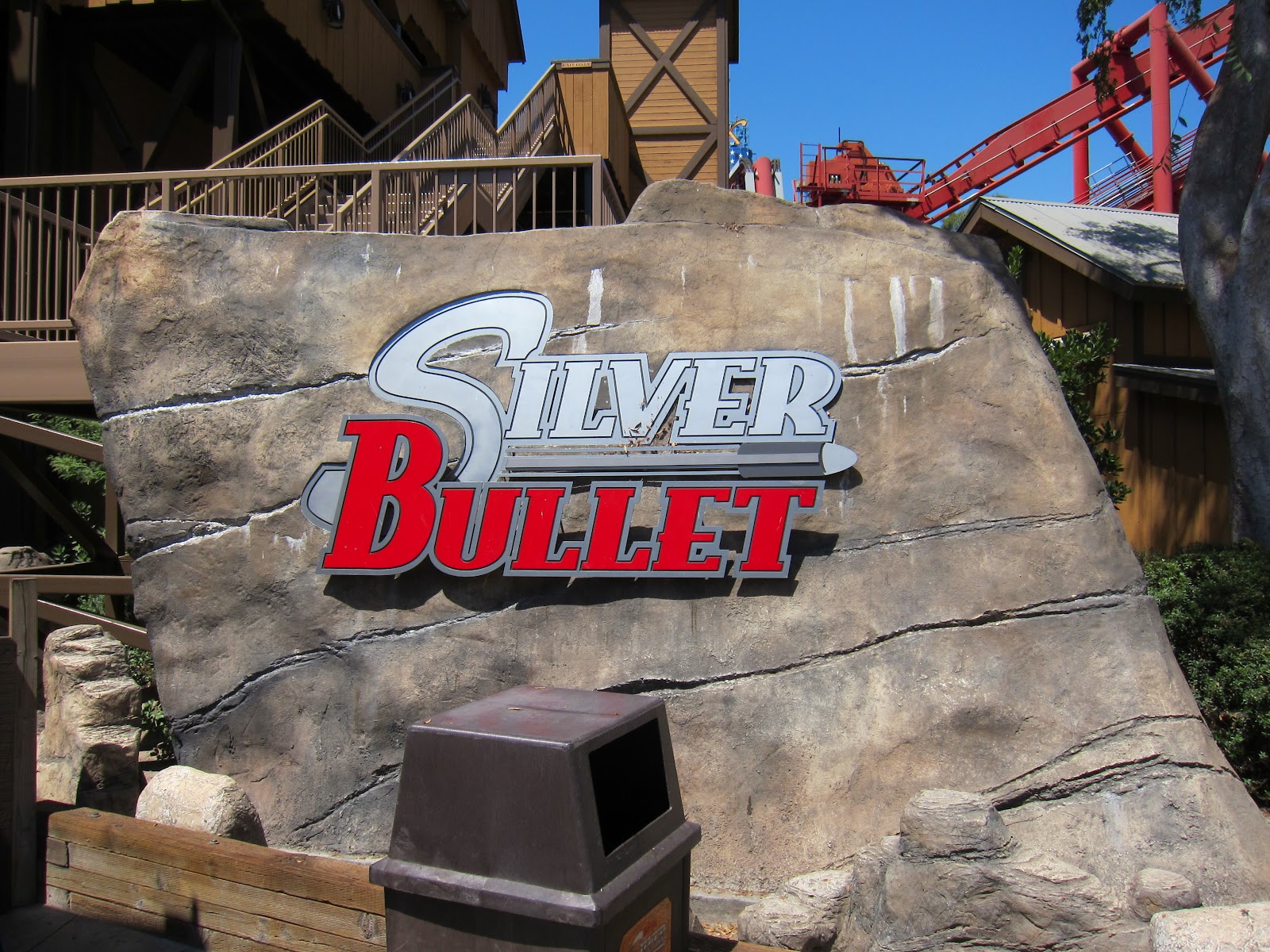 Silver Bullet — Oficiais