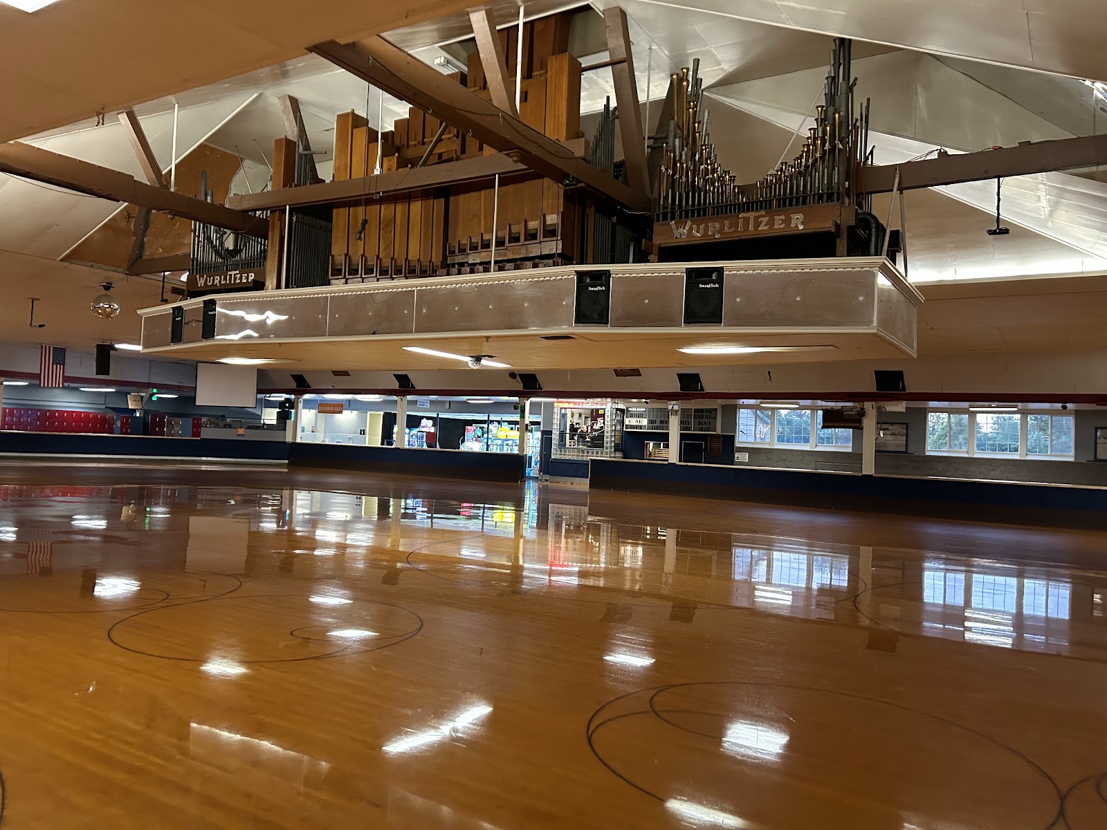 Skate Rink Snack Bar — Oficiais