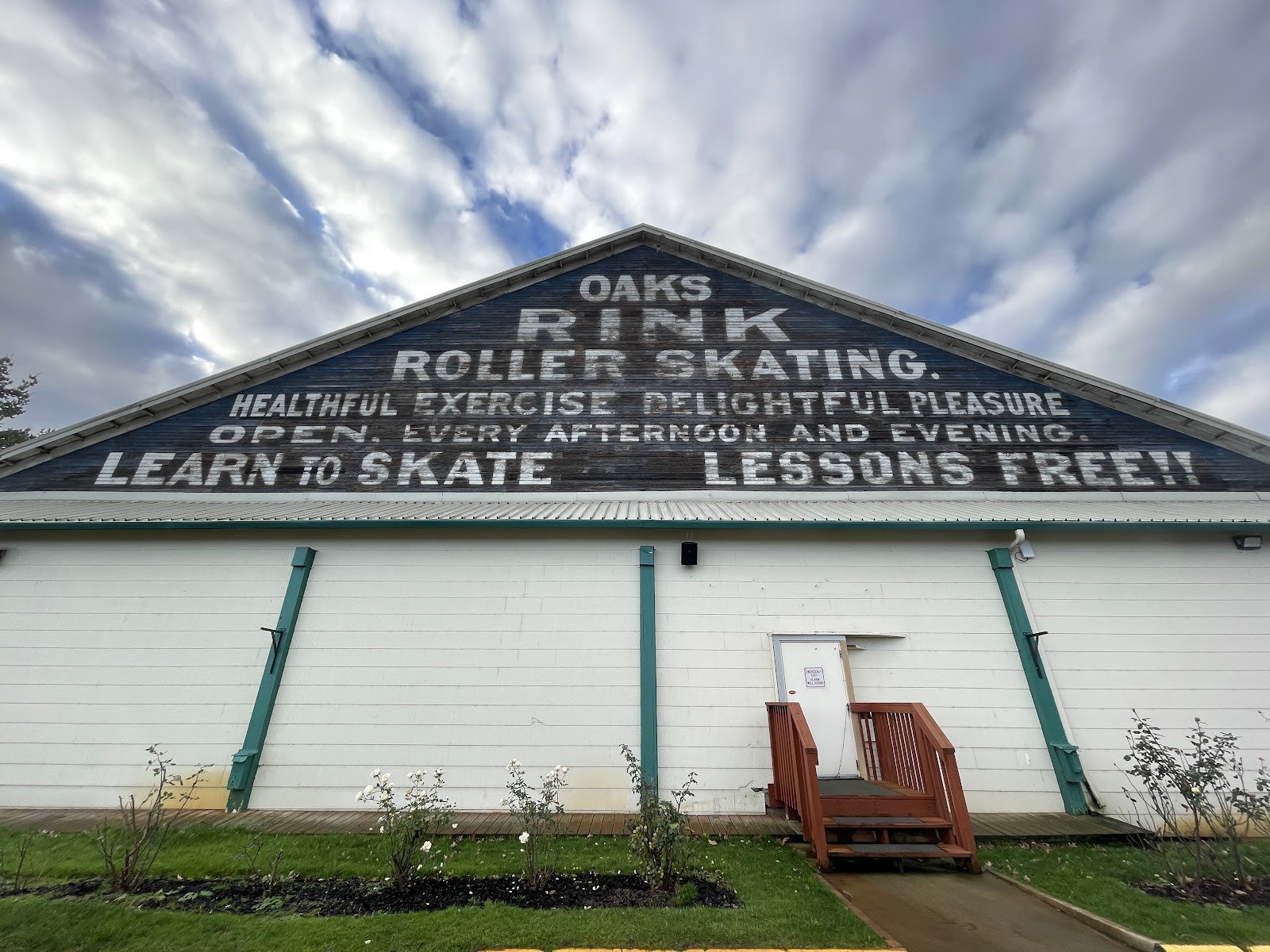 Skate Rink Snack Bar — Oficiais