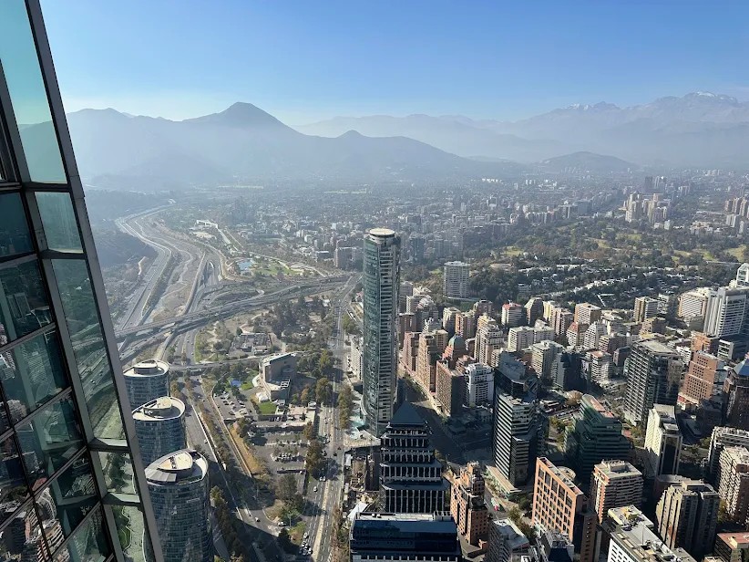 Sky Costanera — Oficiais