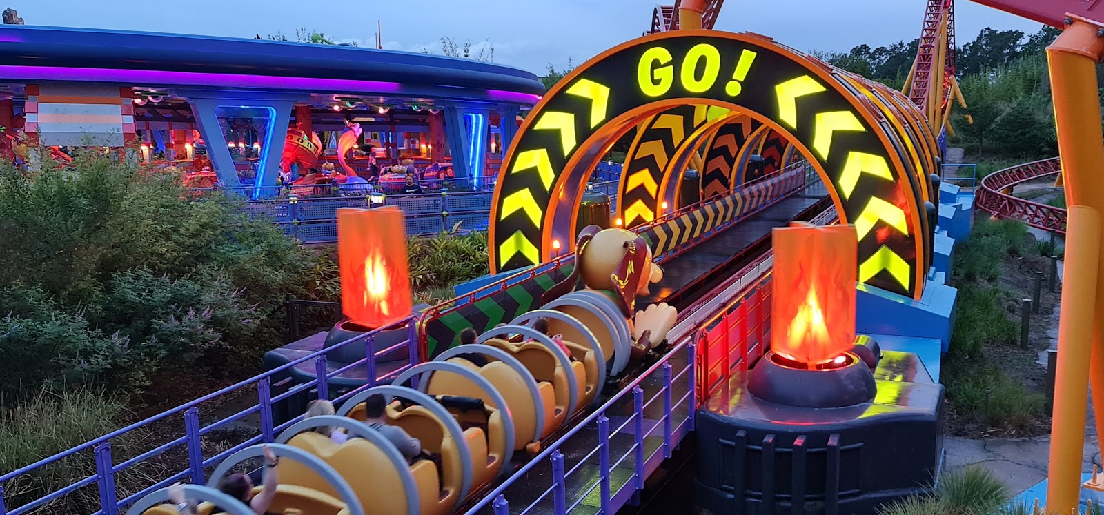 Slinky Dog Dash — Oficiais