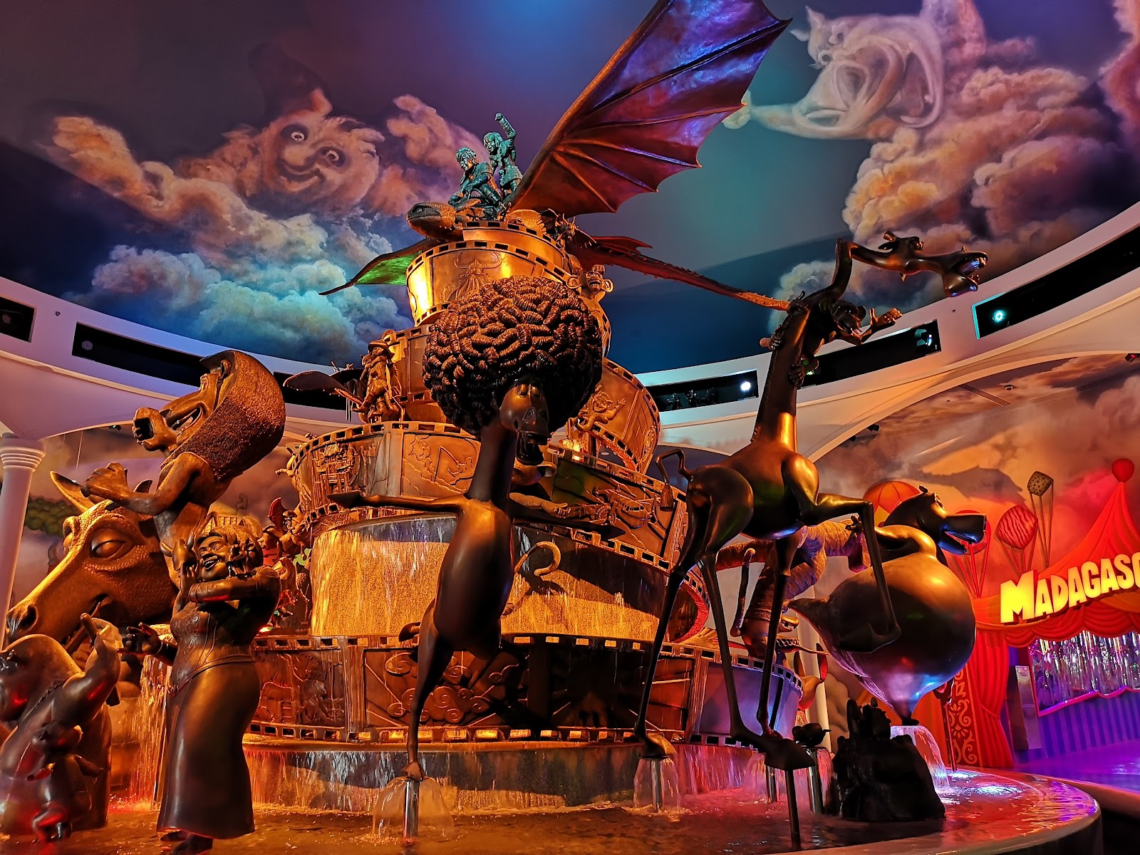 Smurfs Village Express — Oficiais