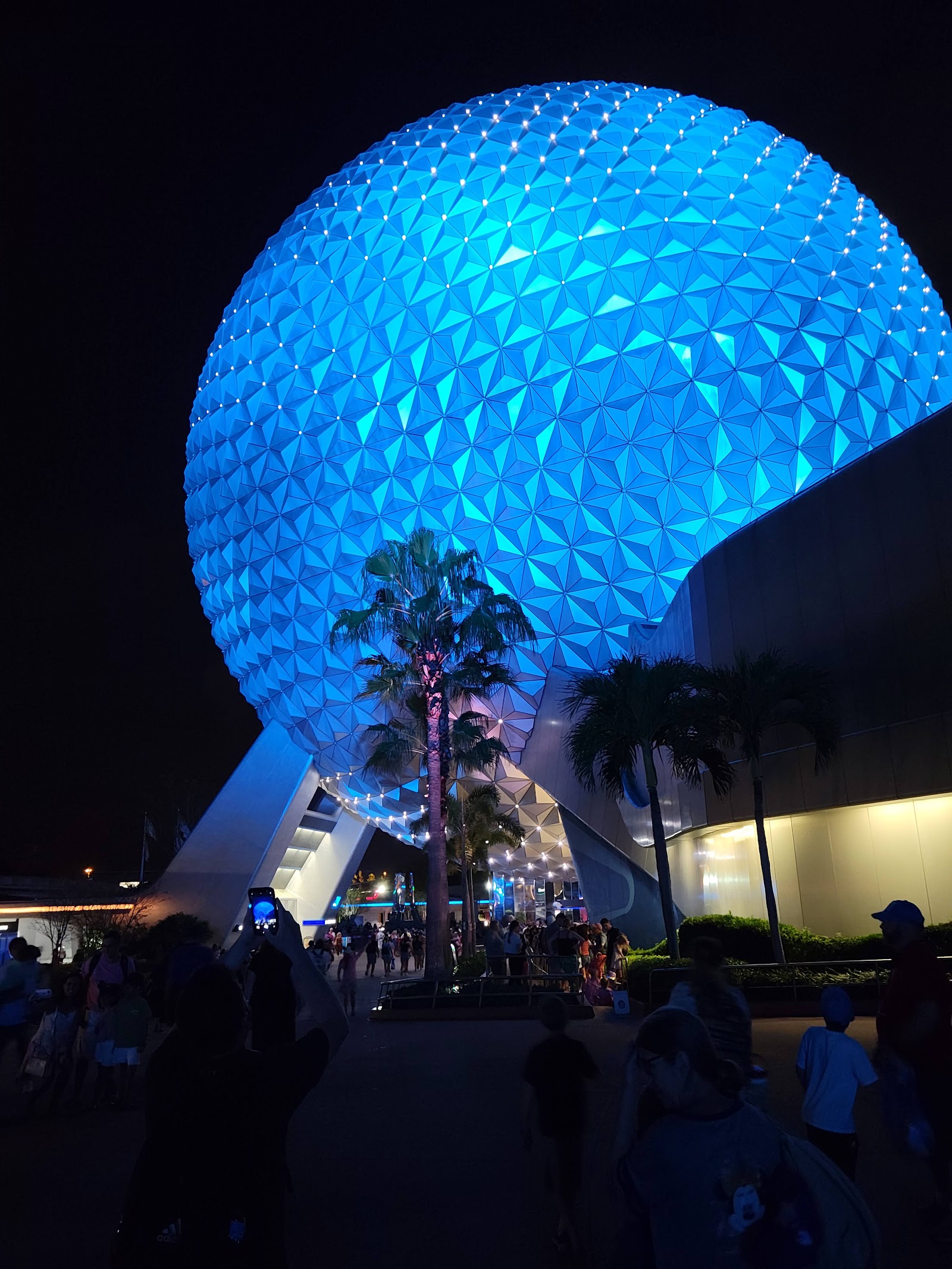 Spaceship Earth — Oficiais