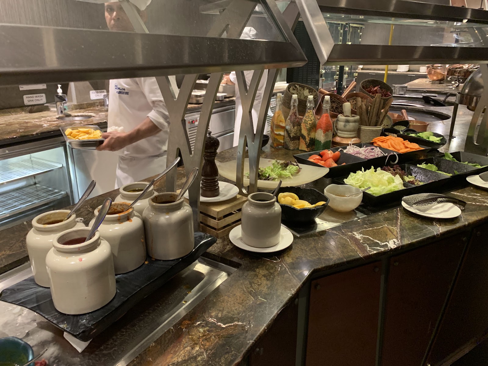 Spice Valley — Oficiais