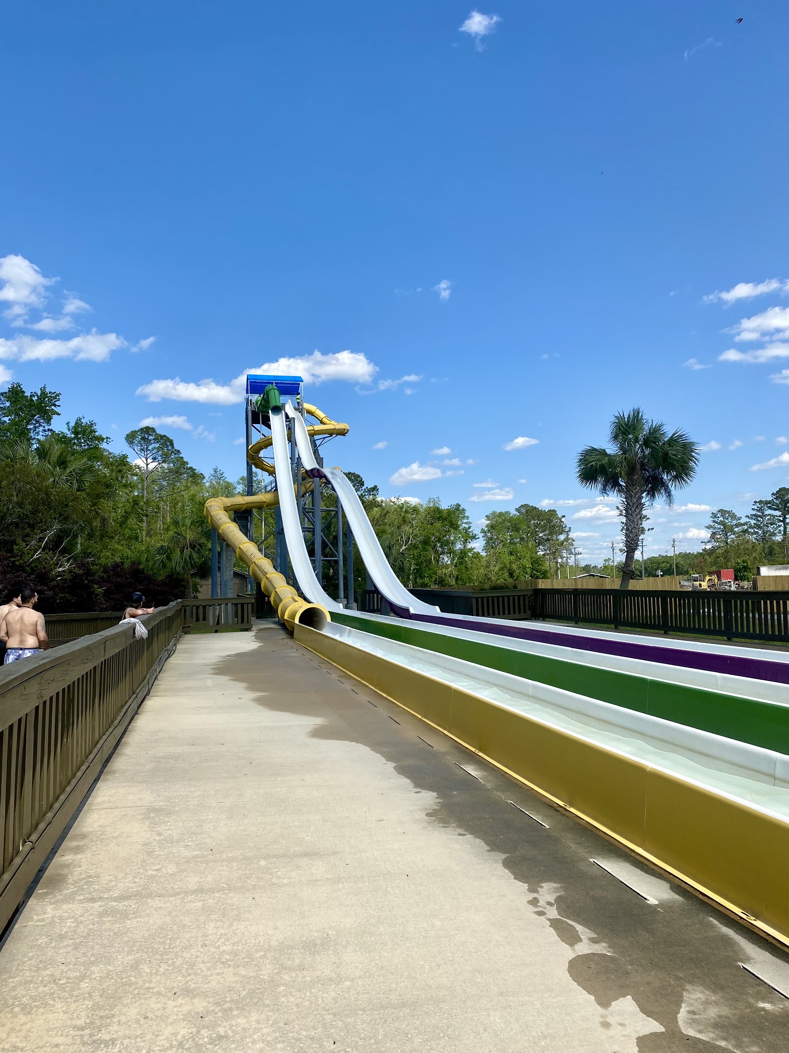Splash Island — Oficiais