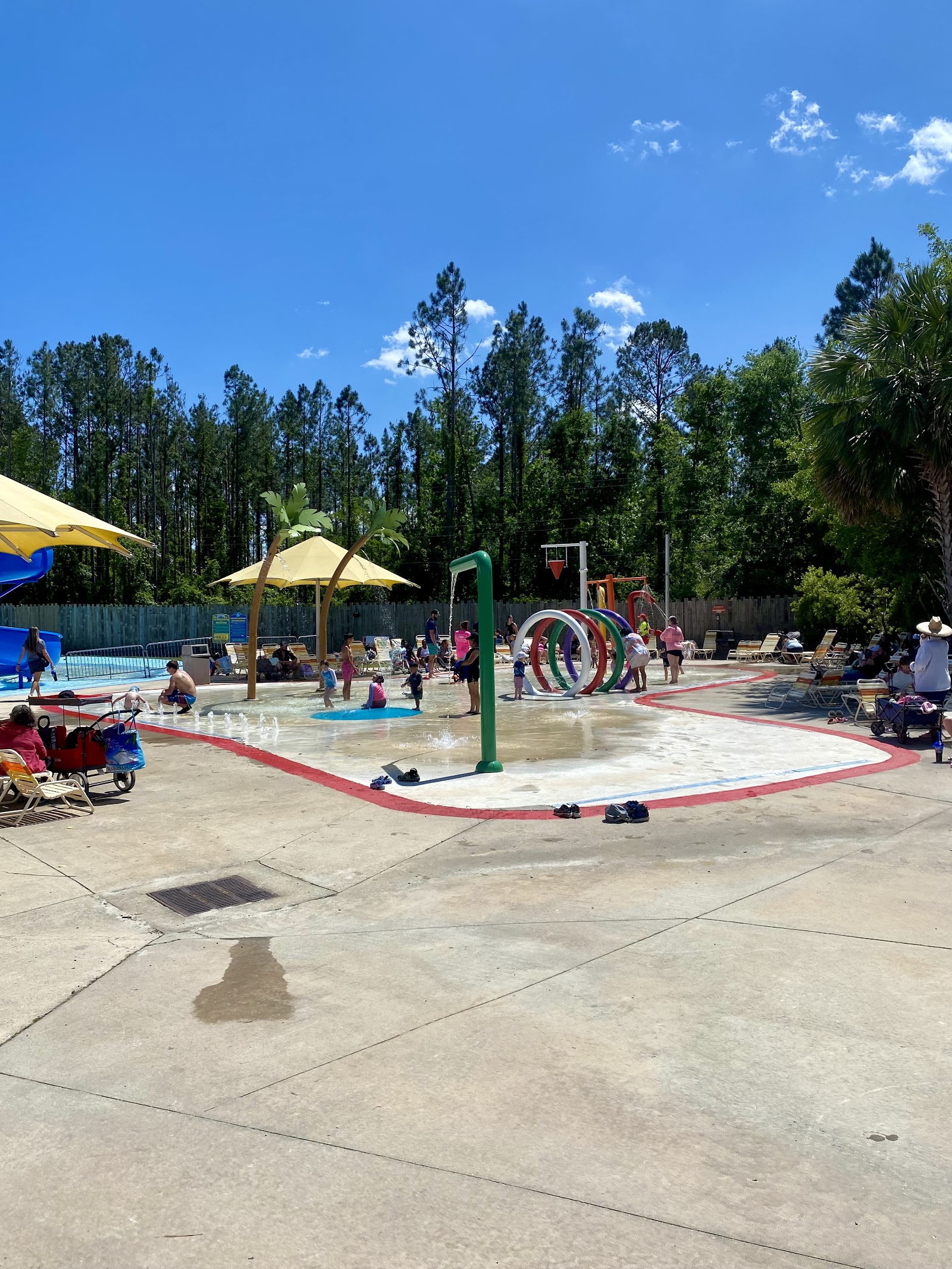 Splash Island — Oficiais