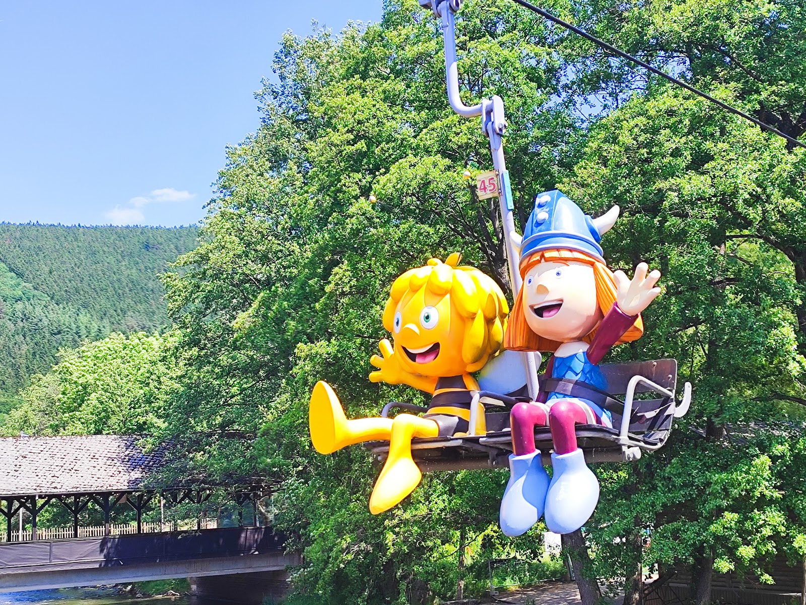 Splash Plaza — Oficiais