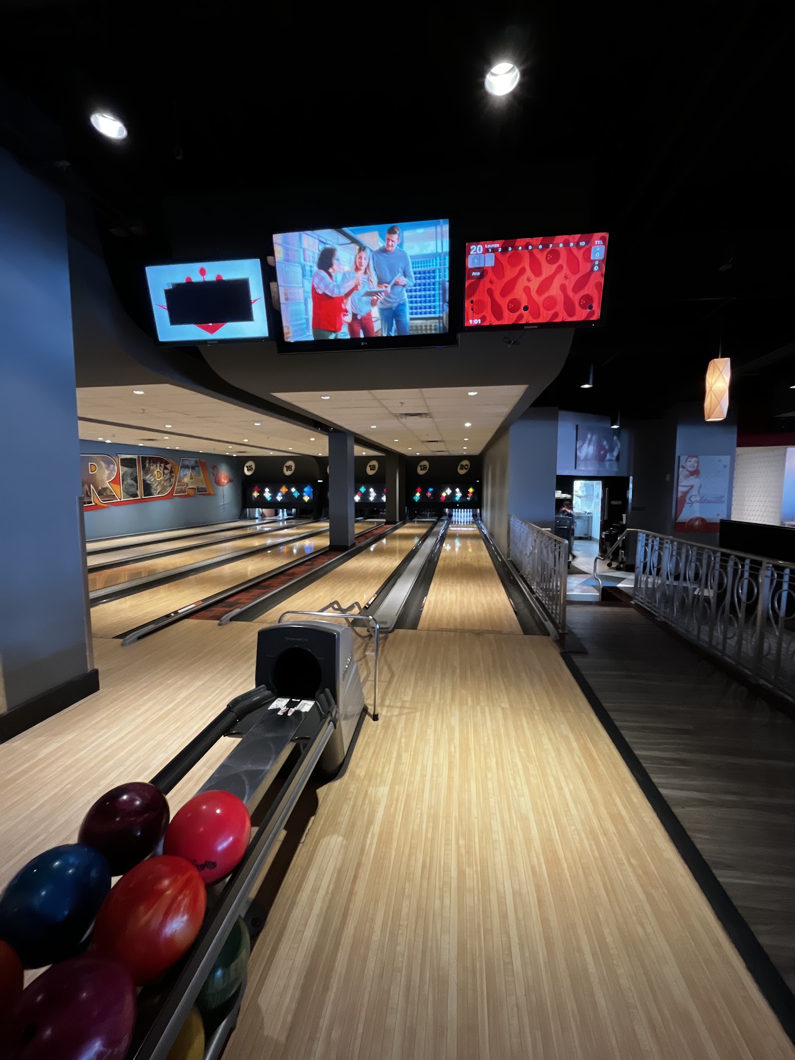 Splitsville Luxury Lanes