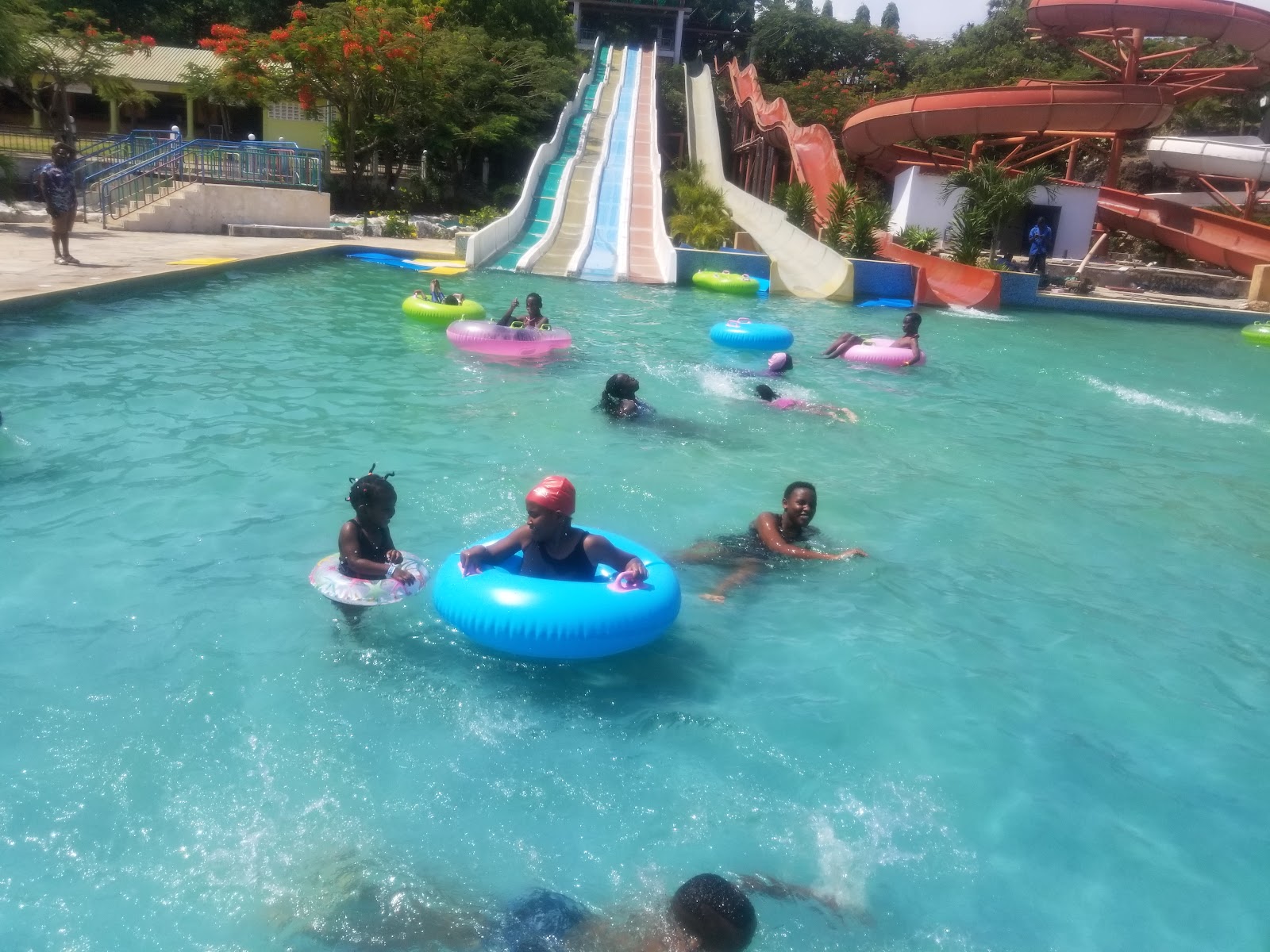 Spray Park — Oficiais