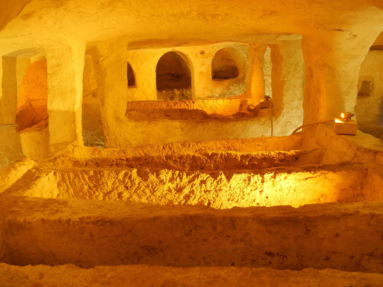 St Paul’s Catacombs — Oficiais
