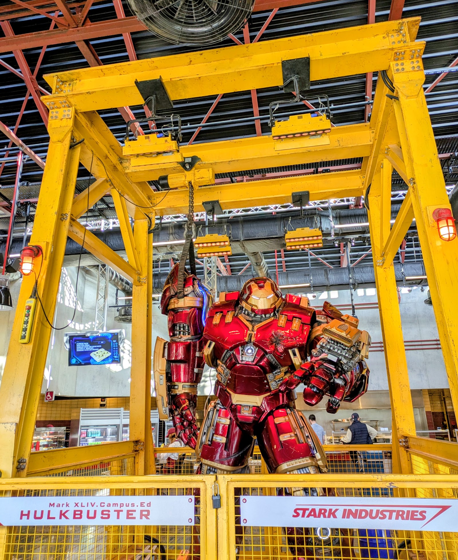 Stark Factory — Oficiais