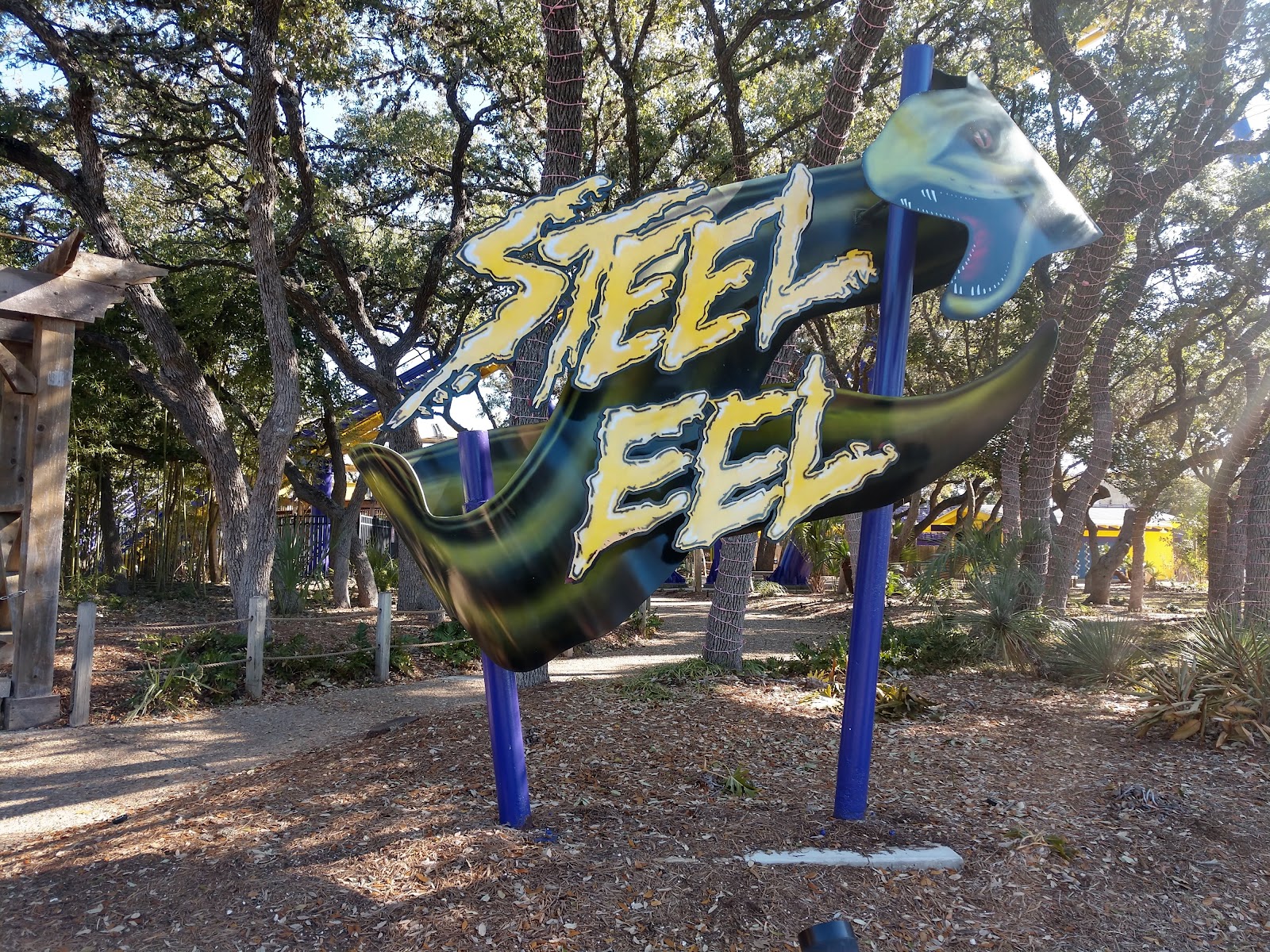 Steel Eel — Oficiais