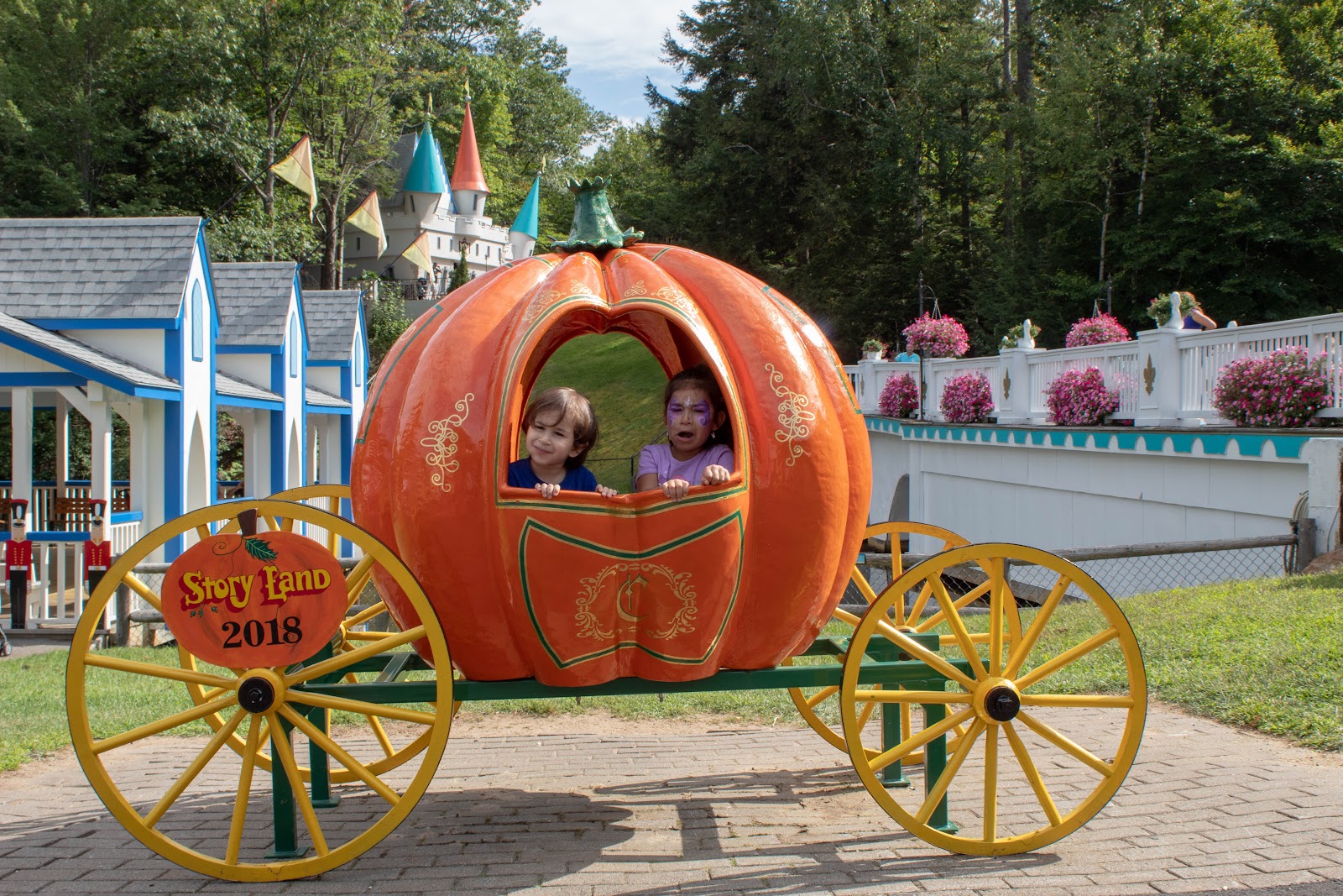 Story Land — Oficiais