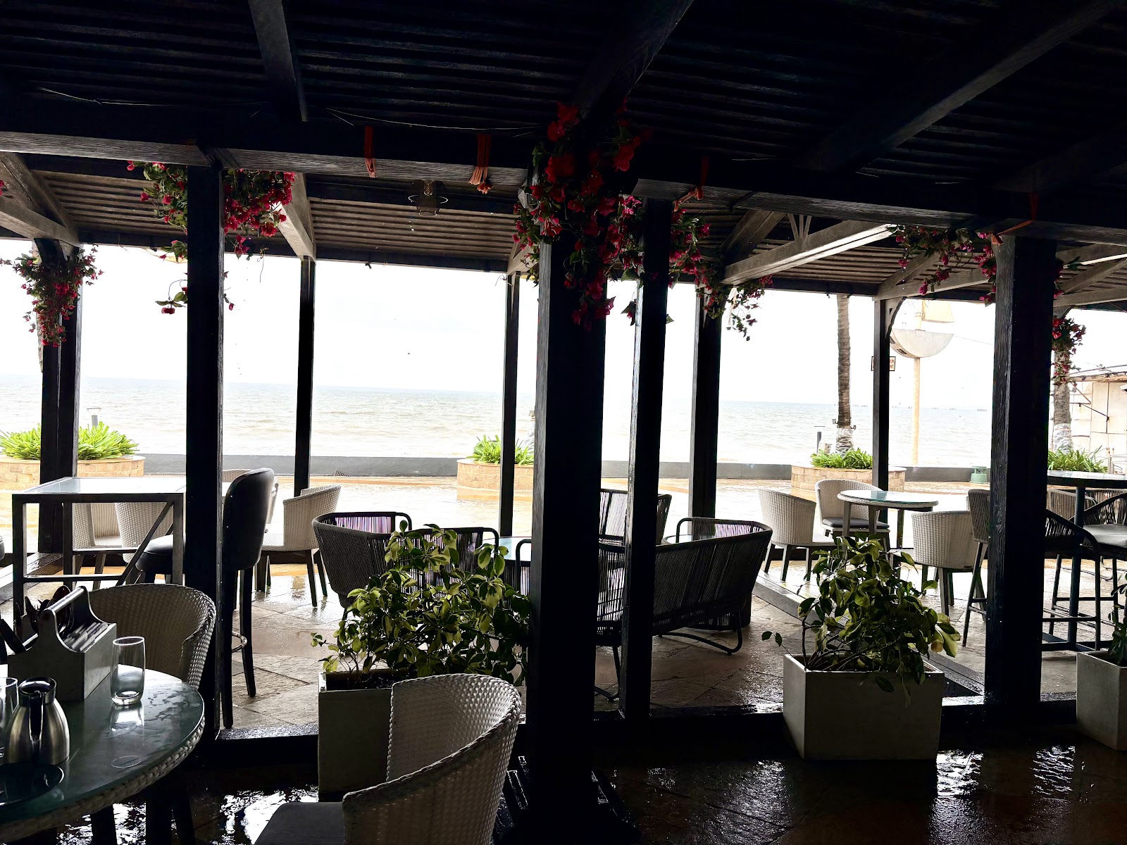 Sun Set Cafe — Oficiais