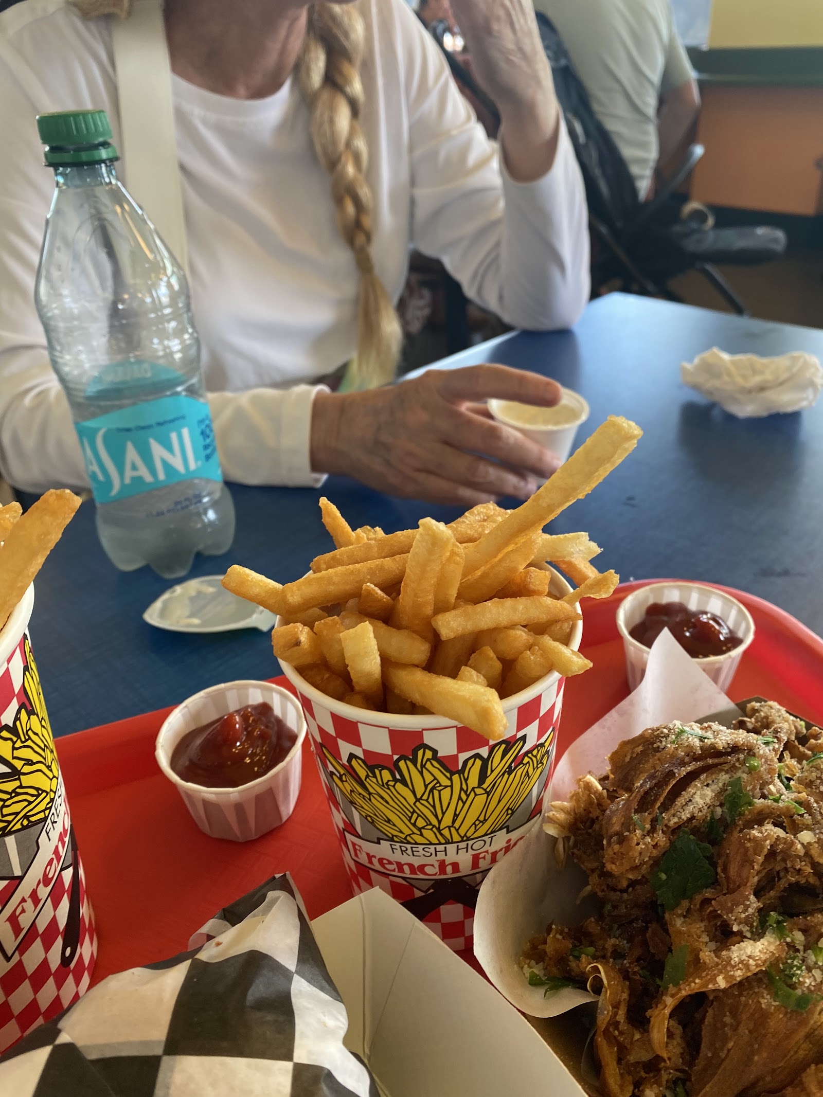 Surf City Grill — Oficiais