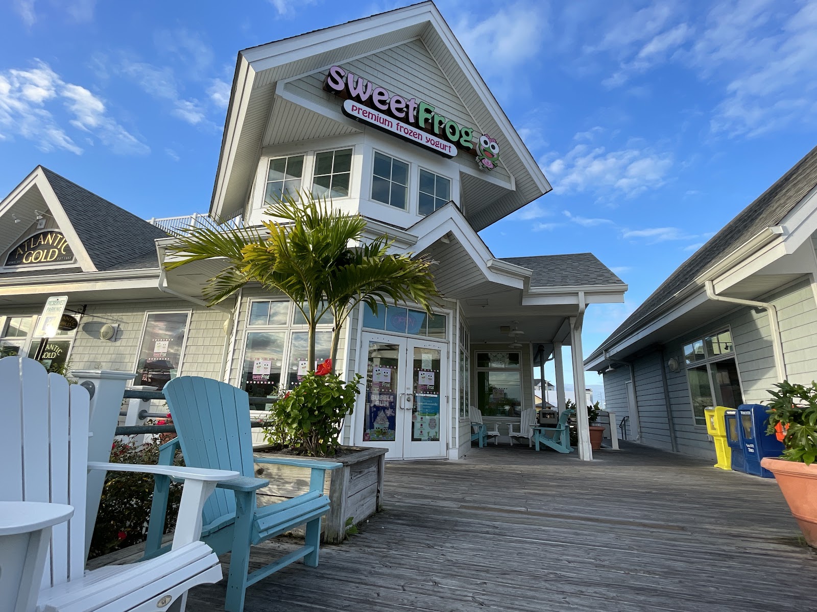 Sweet Frog Frozen Yogurt — Oficiais
