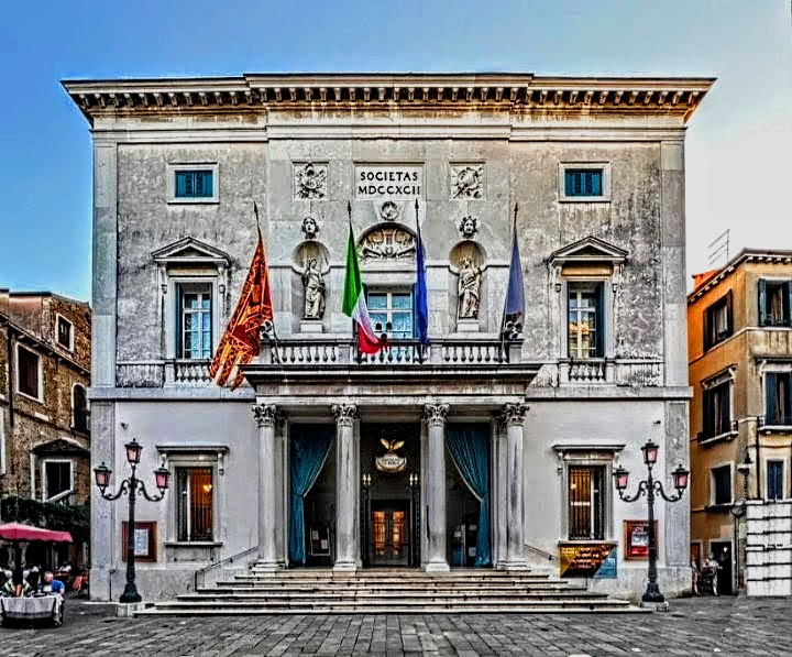 Teatro la Fenice — Oficiais