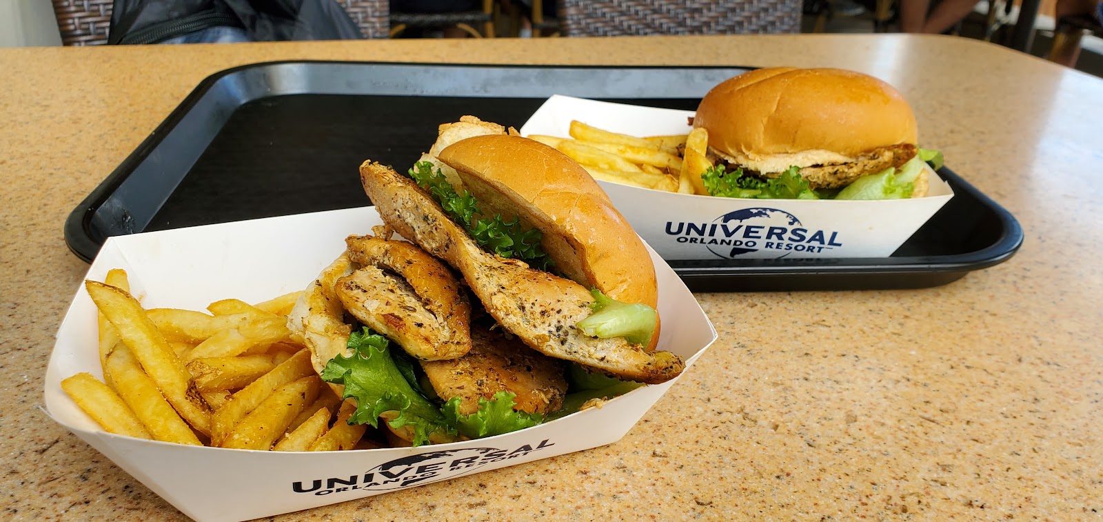 The Burger Digs — Oficiais