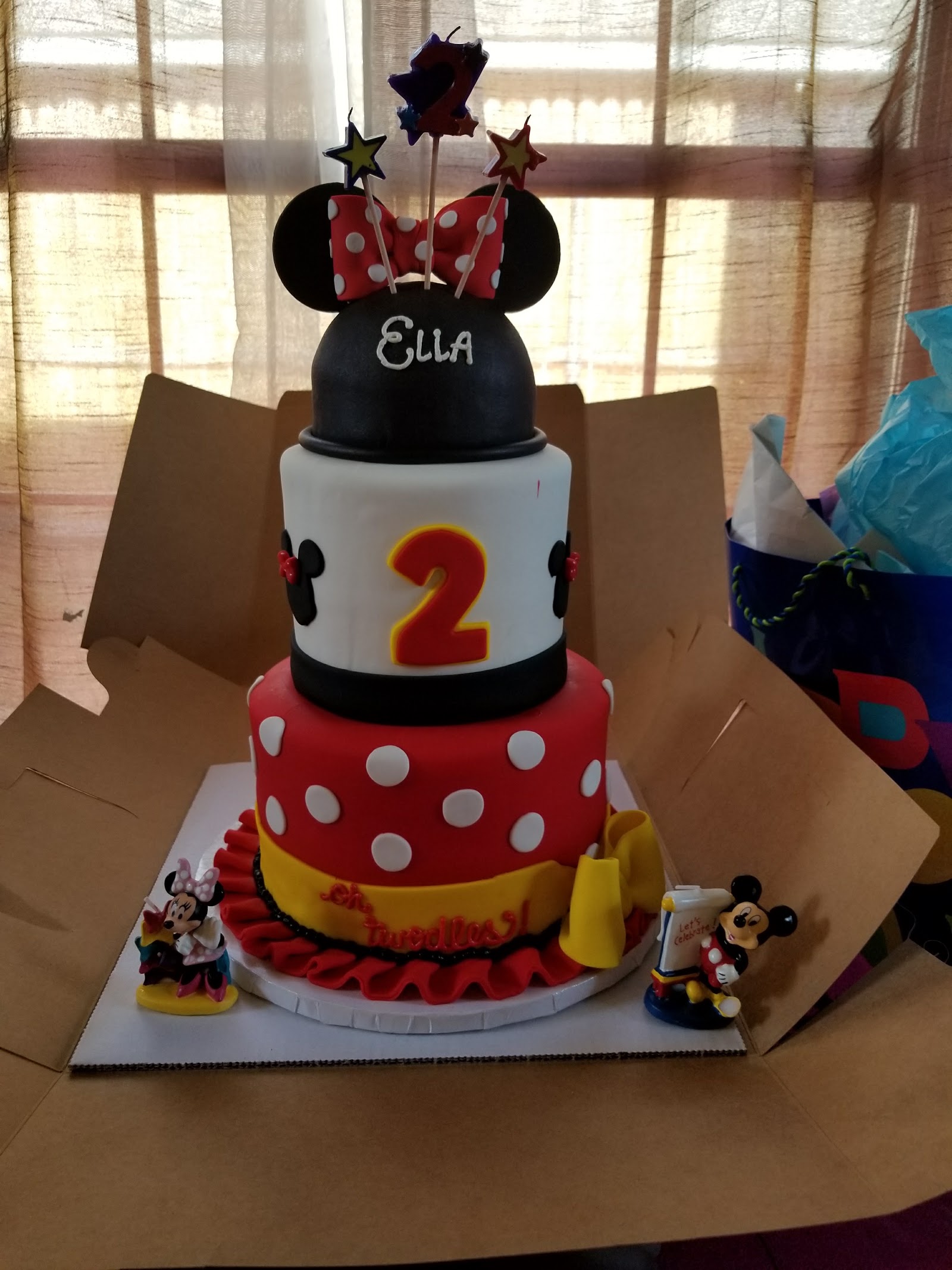 The Cupcake Cafe — Oficiais