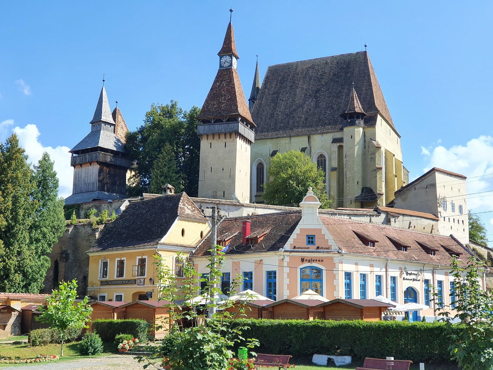 The Fortified Church of Biertan — Oficiais