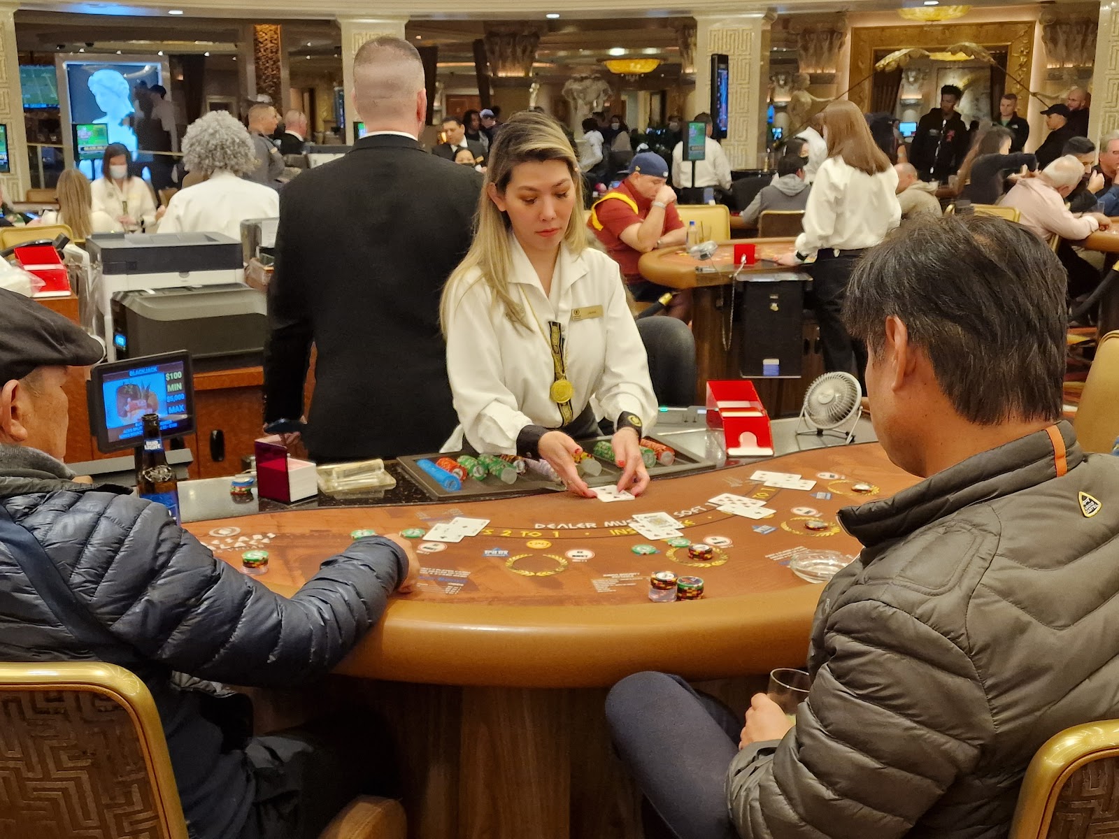 The Forum Shops at Caesars Palace — Oficiais