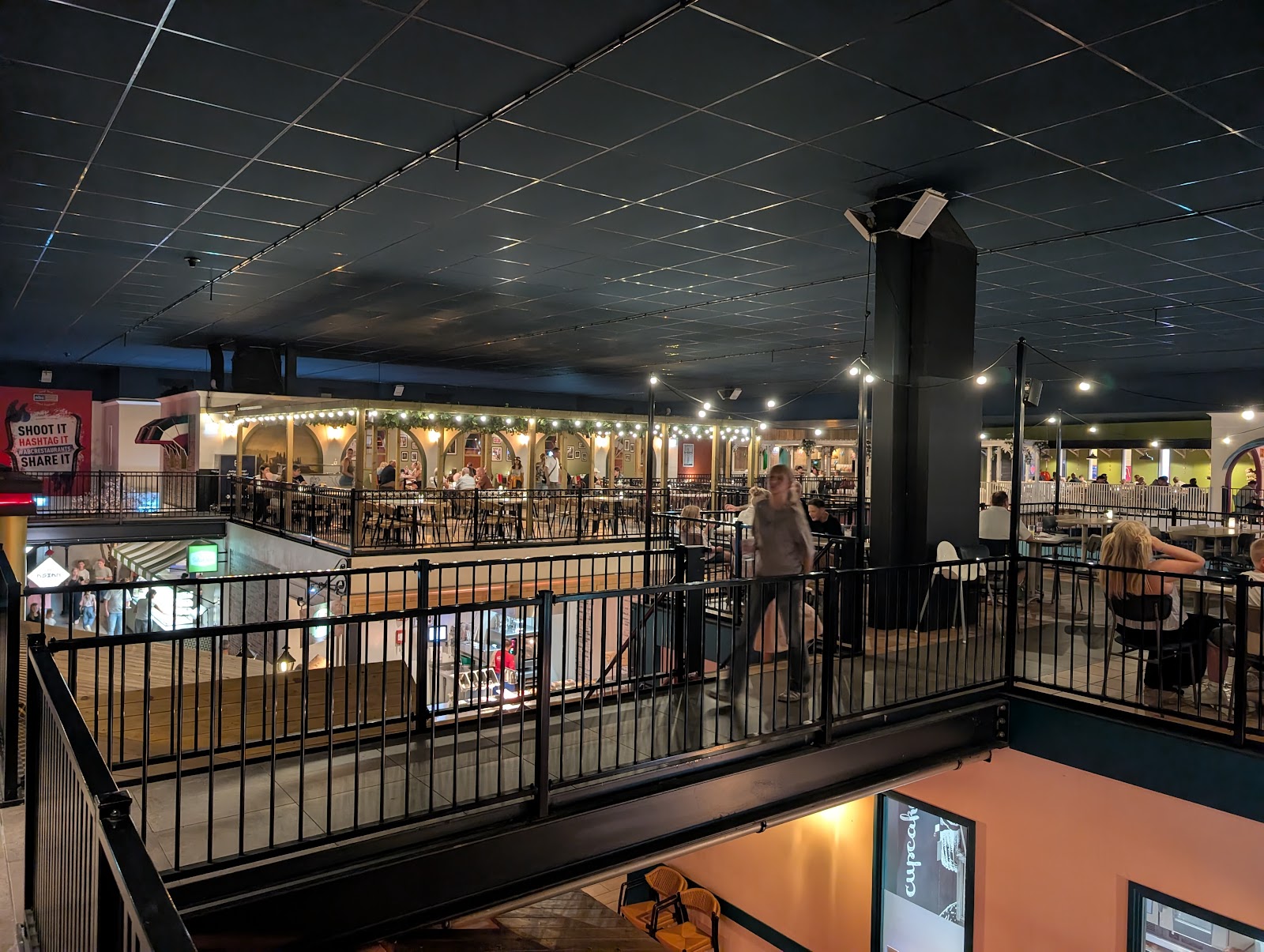The Glacier Restaurant — Oficiais