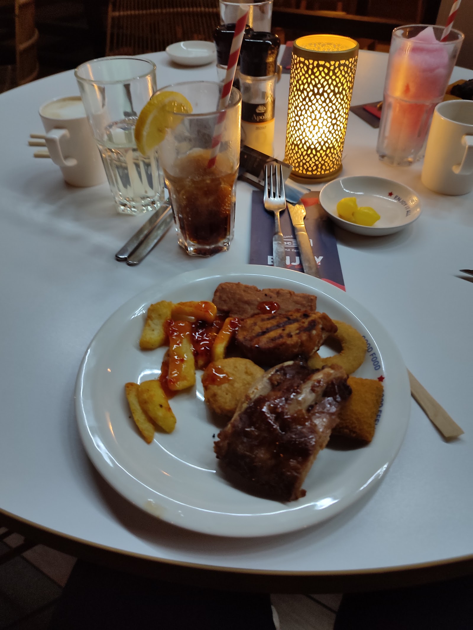 The Glacier Restaurant — Oficiais