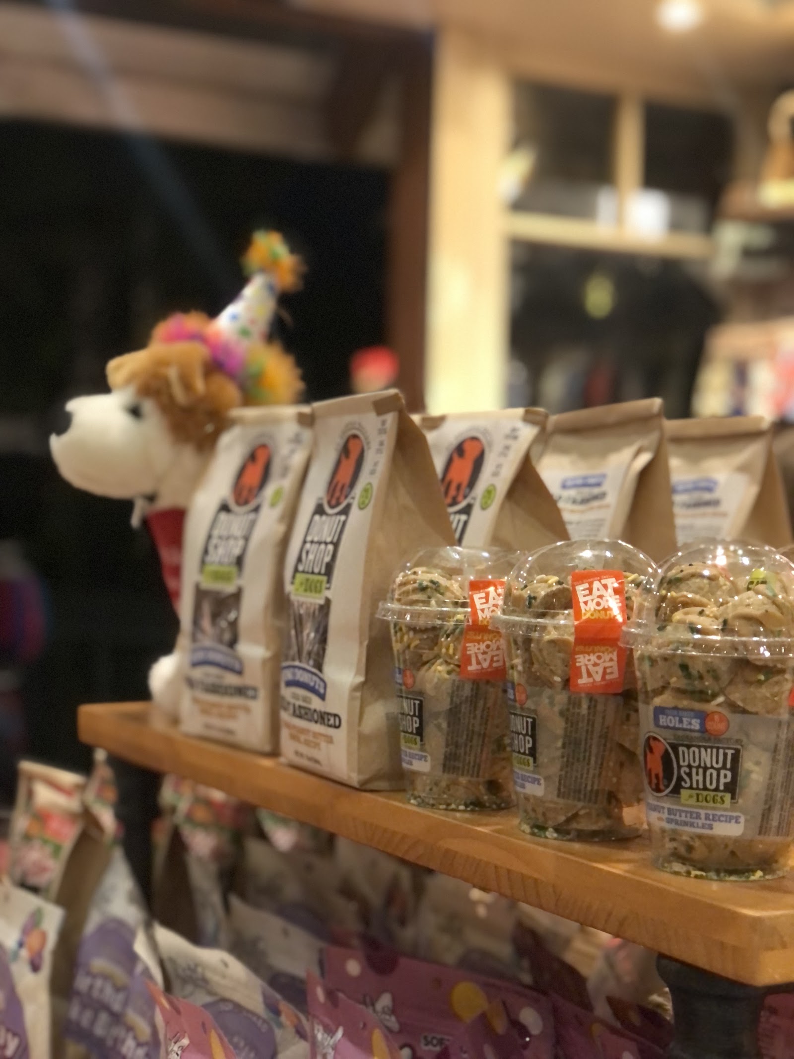 The Hangry Hound — Oficiais