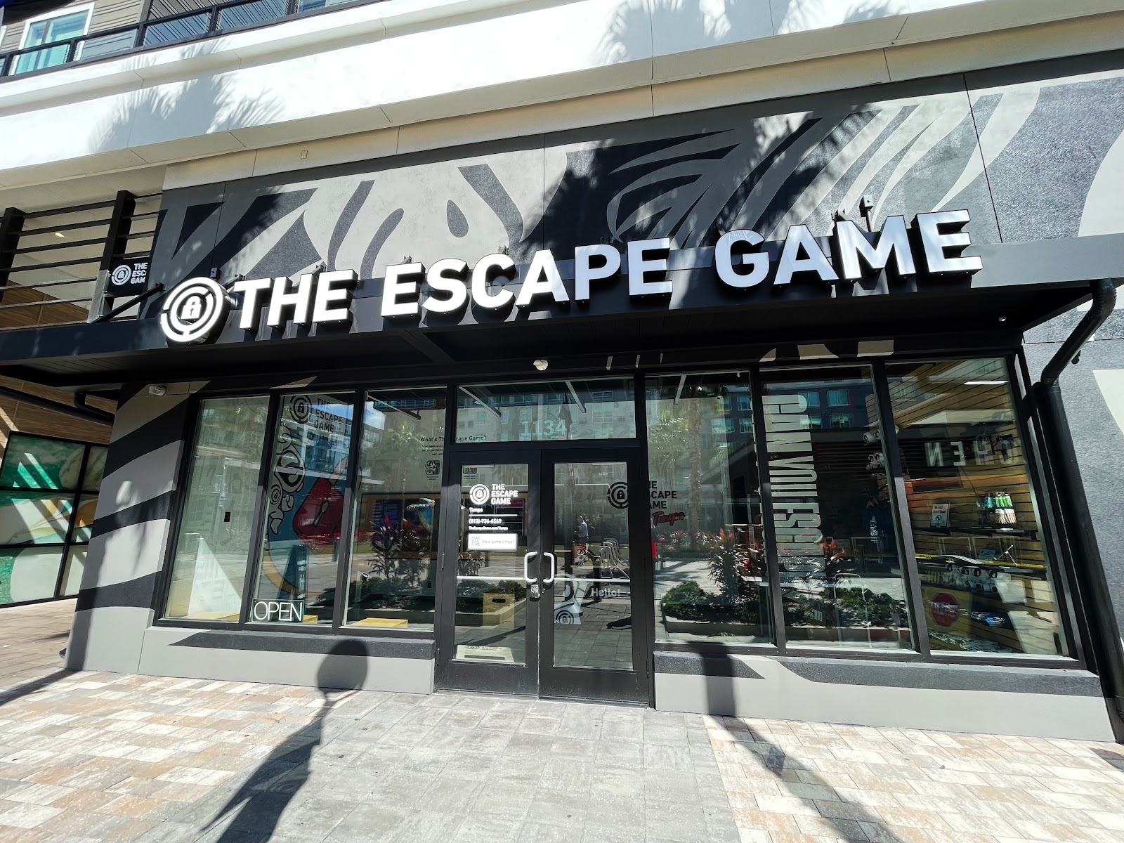 The Heist — Oficiais