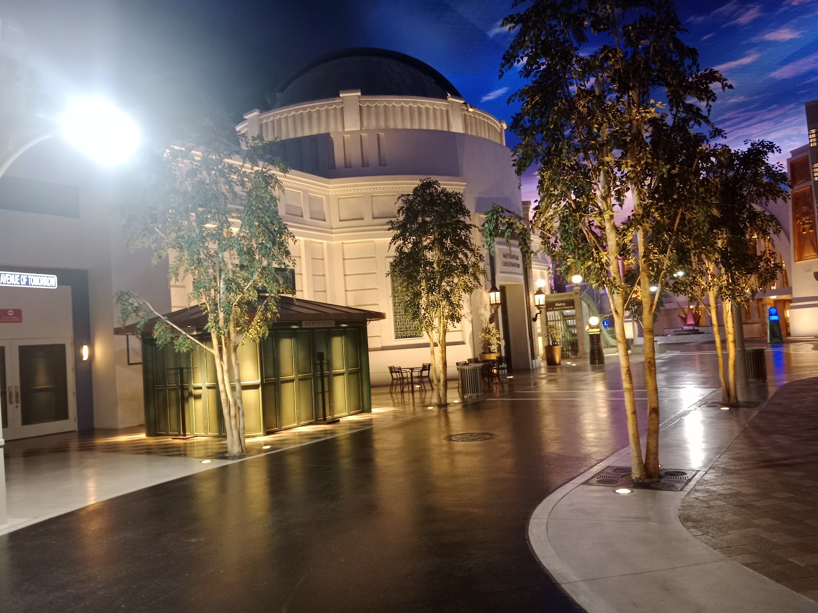 The Joker Funhouse — Oficiais